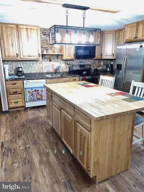 MEADOWCREST - Residential