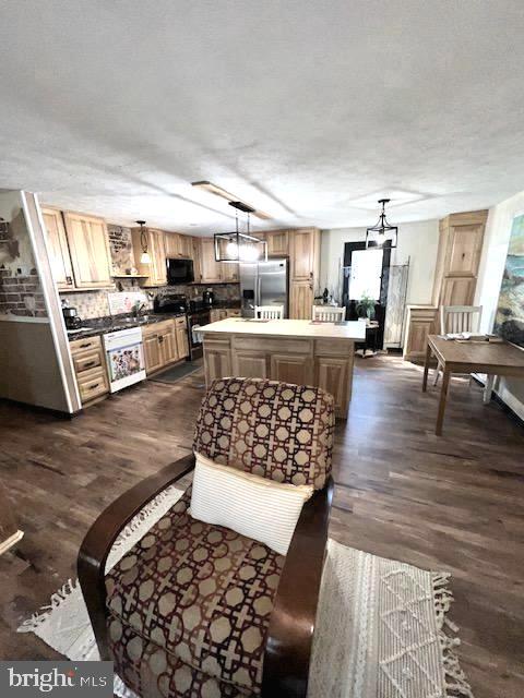 MEADOWCREST - Residential