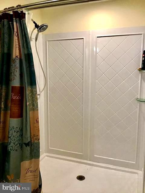 MEADOWCREST - Residential