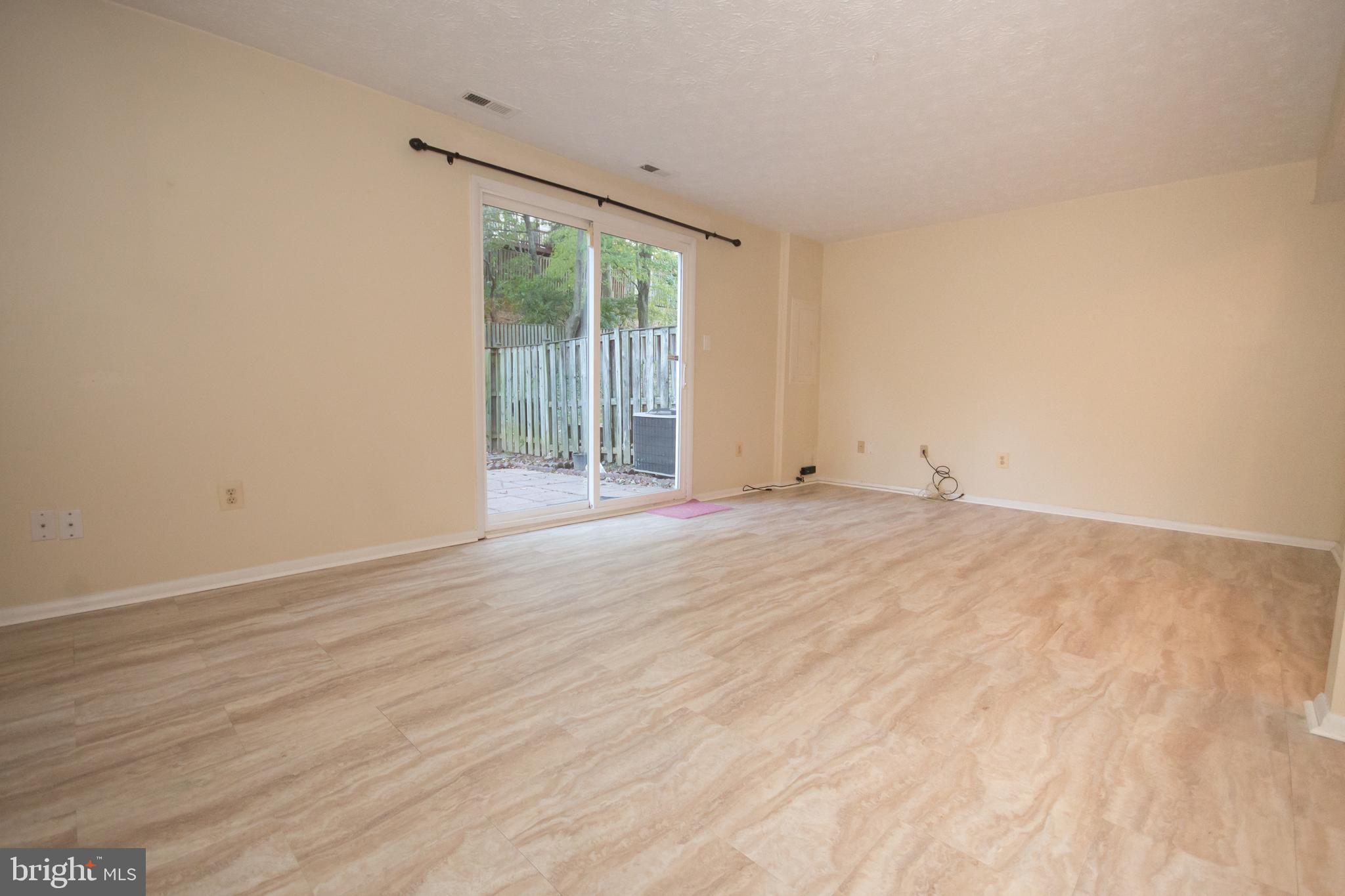 COURTS OF TYSONS - Residential Lease