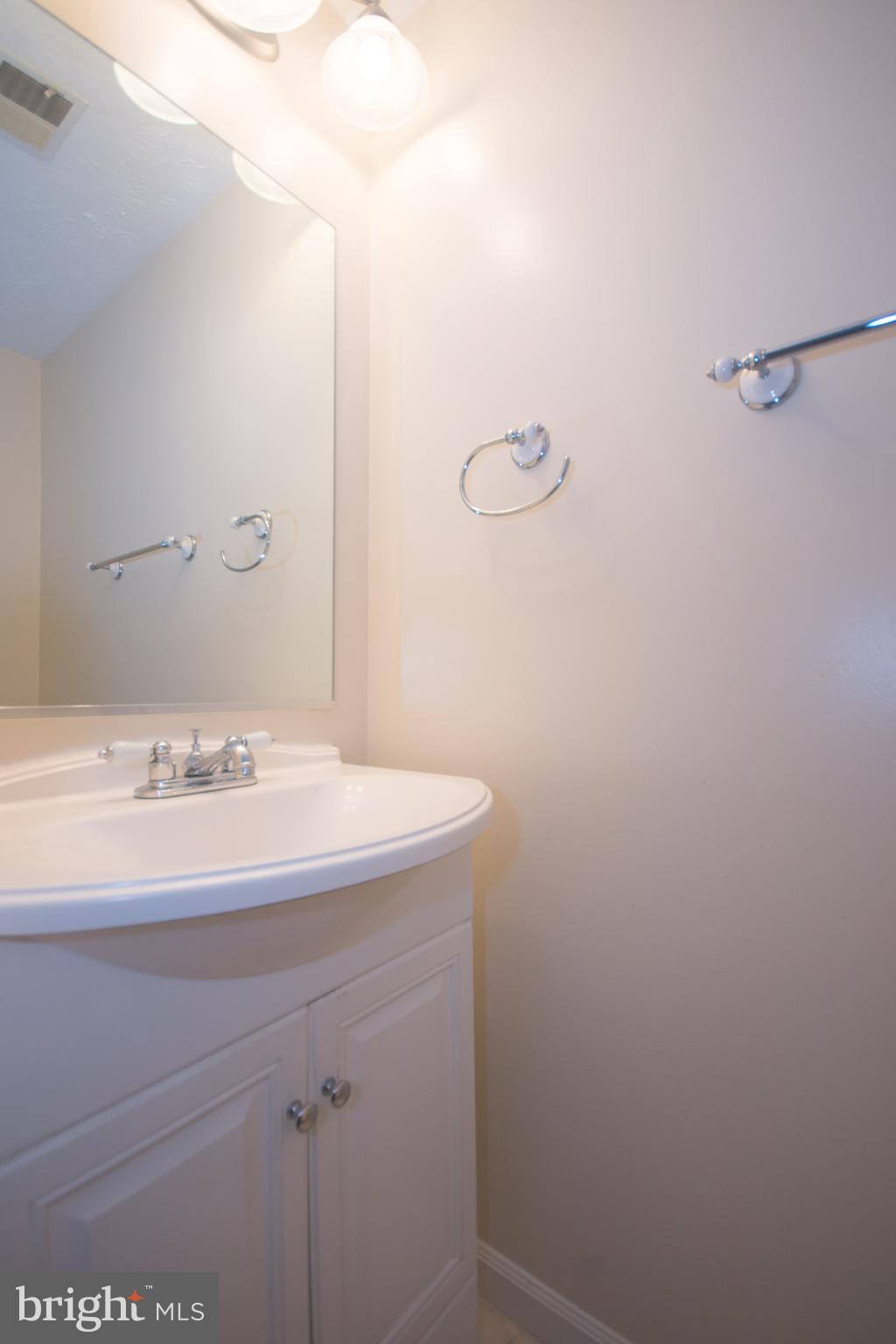 COURTS OF TYSONS - Residential Lease