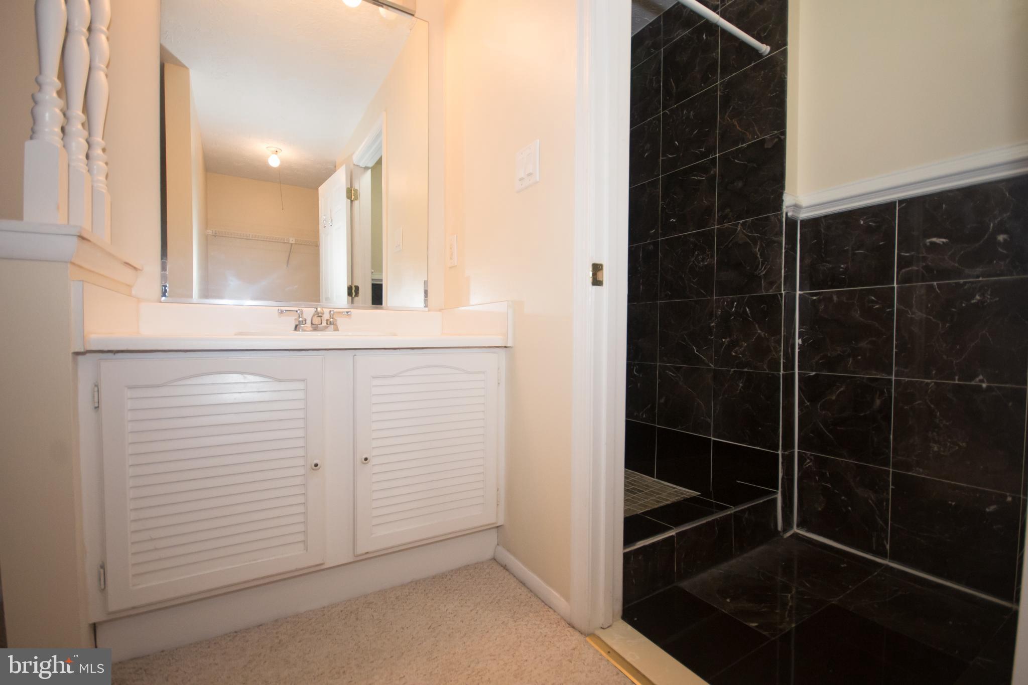 COURTS OF TYSONS - Residential Lease