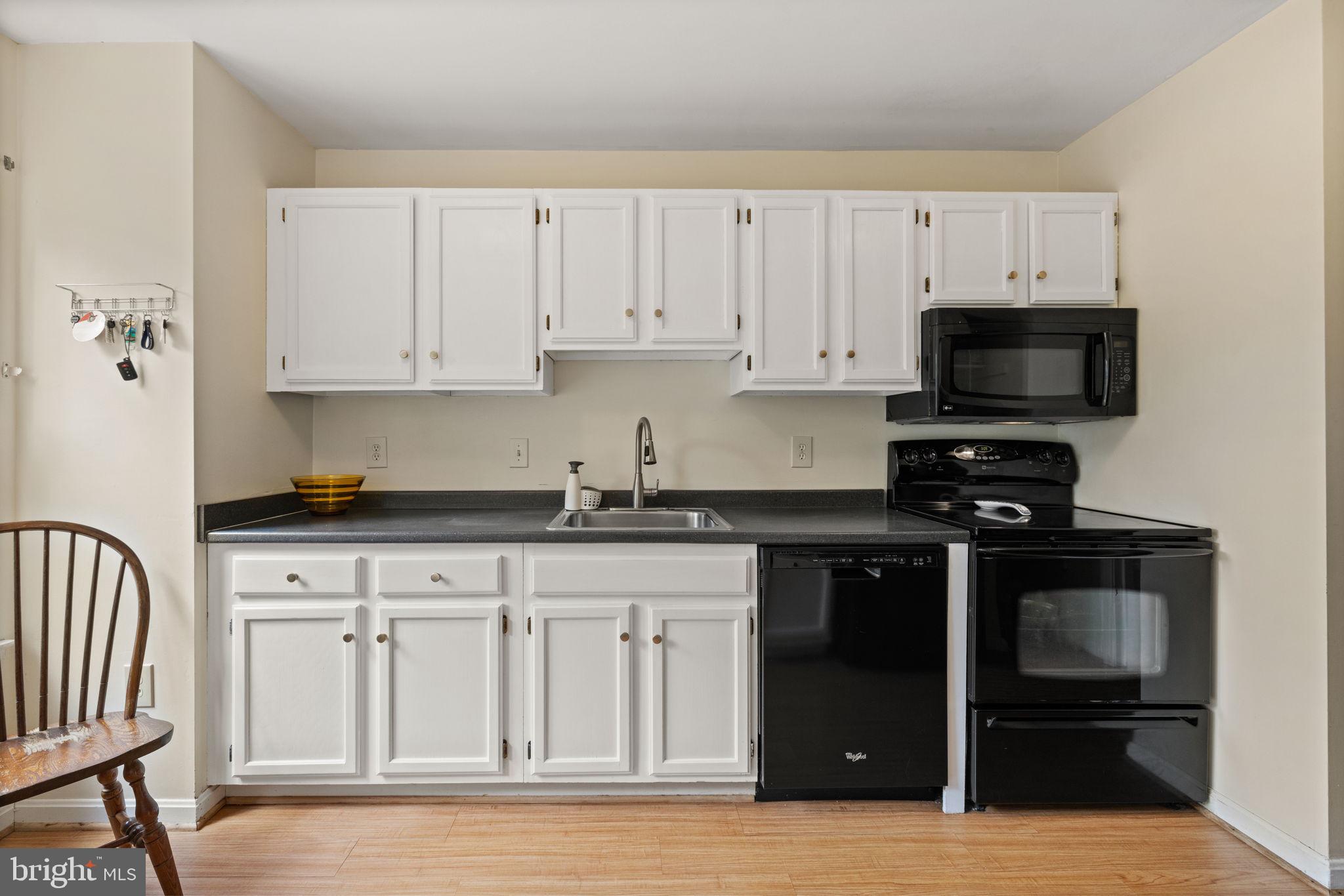 HILLSIDE TOWNES - Residential