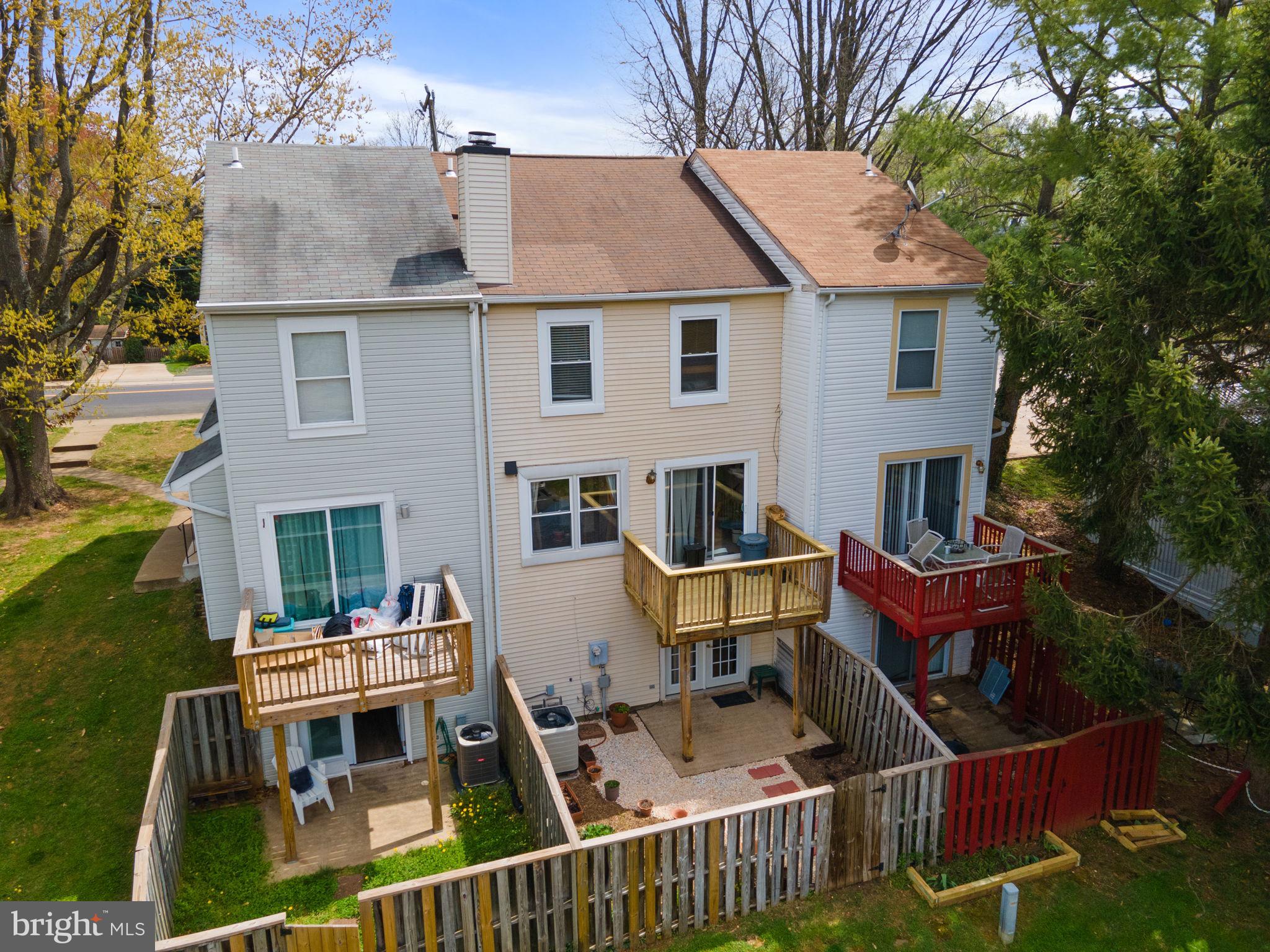 HILLSIDE TOWNES - Residential