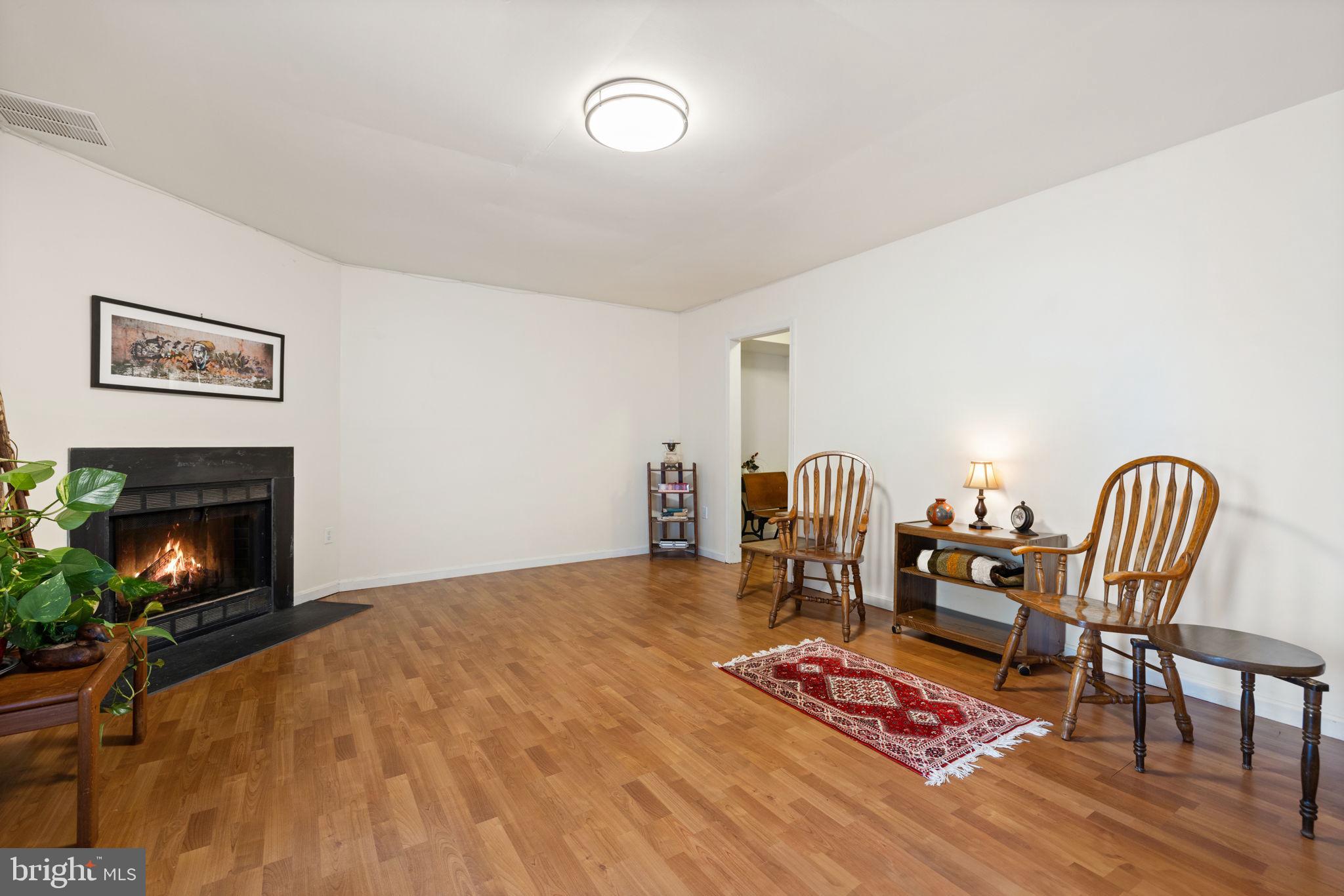 HILLSIDE TOWNES - Residential