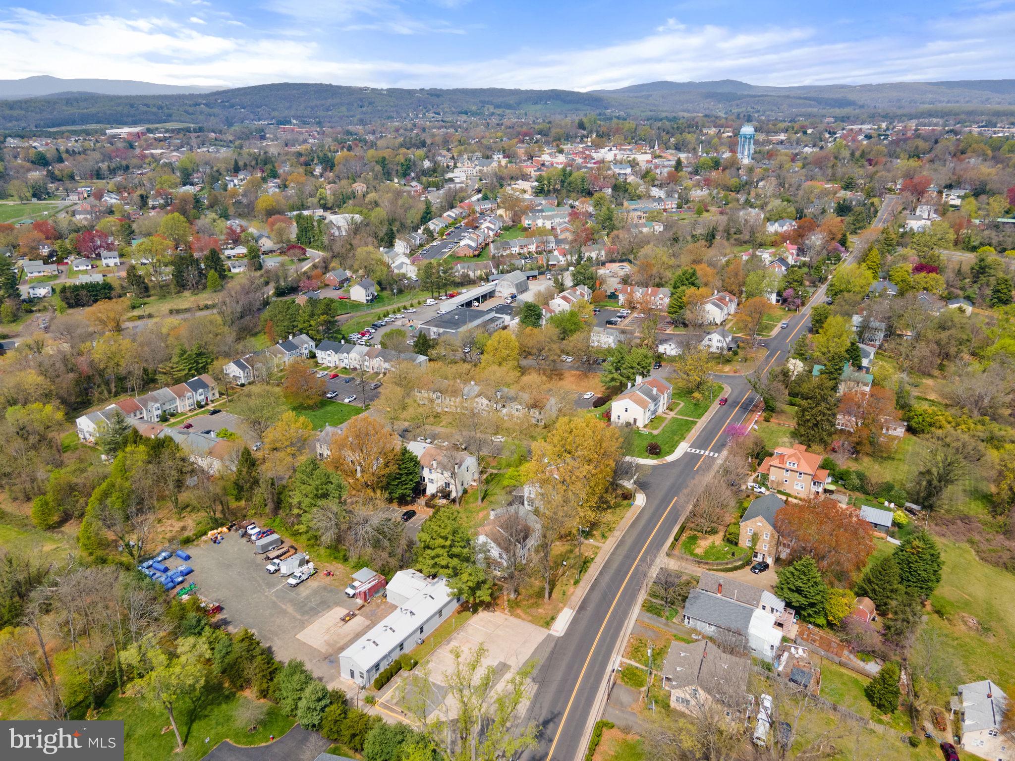 HILLSIDE TOWNES - Residential