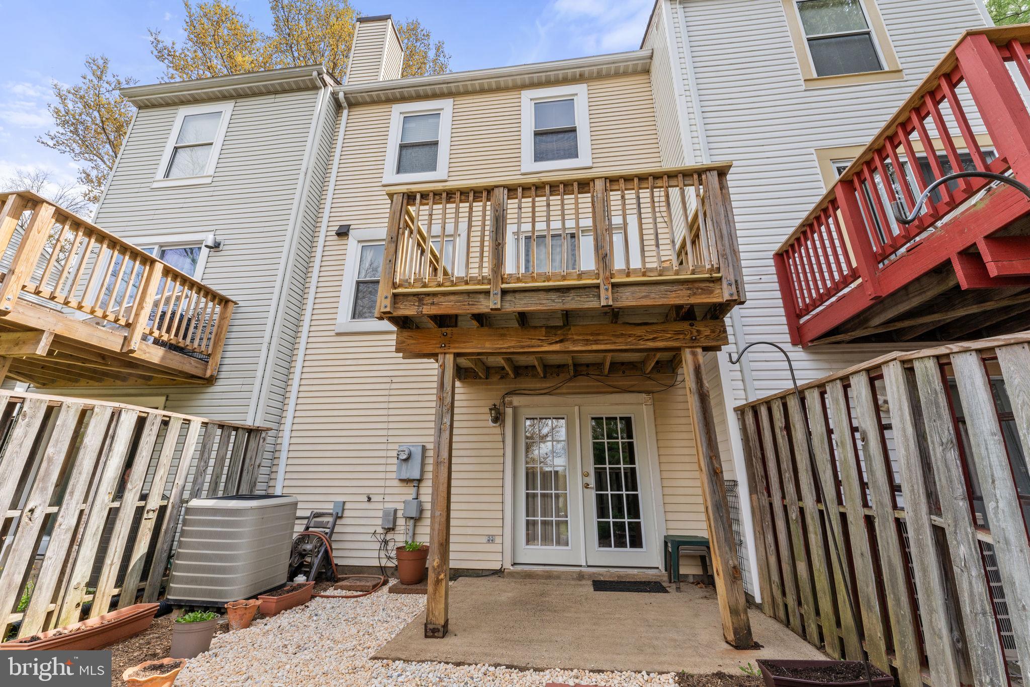 HILLSIDE TOWNES - Residential