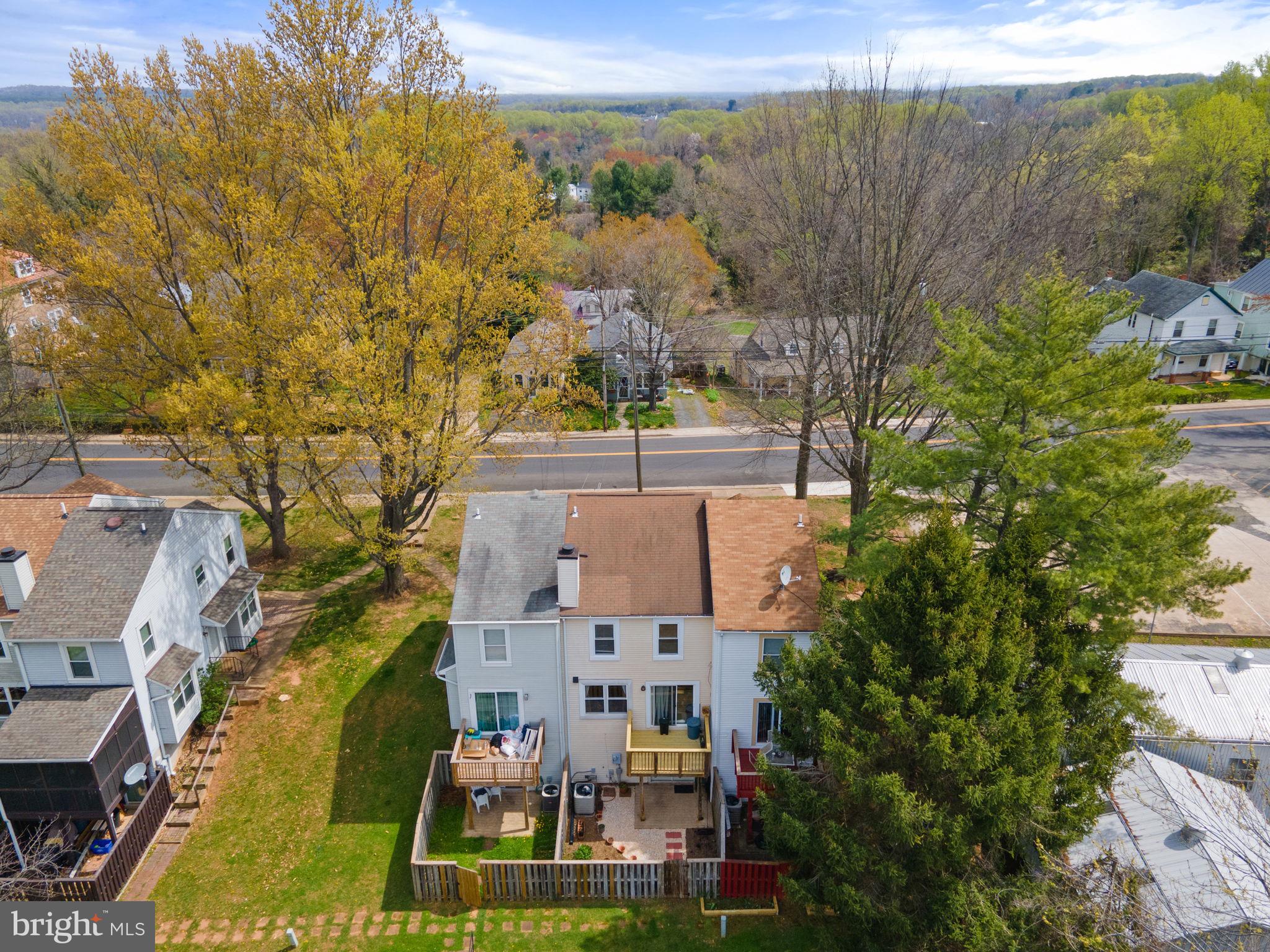 HILLSIDE TOWNES - Residential