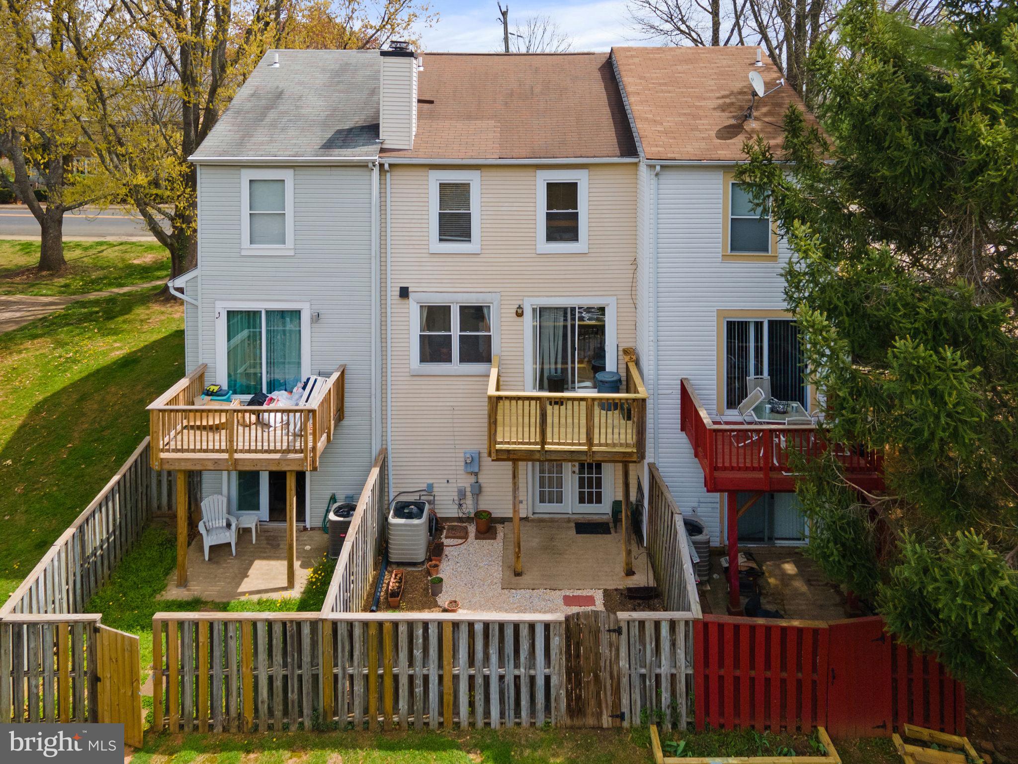 HILLSIDE TOWNES - Residential