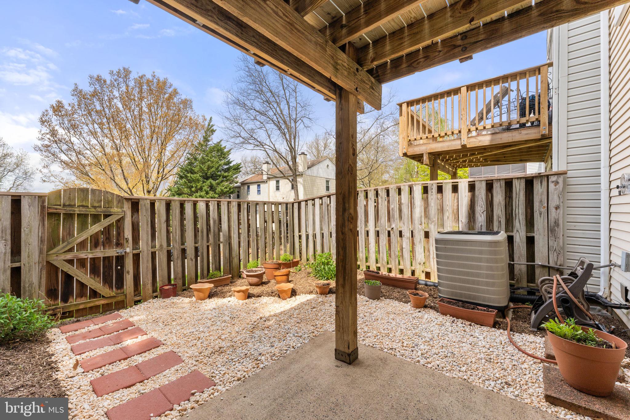 HILLSIDE TOWNES - Residential