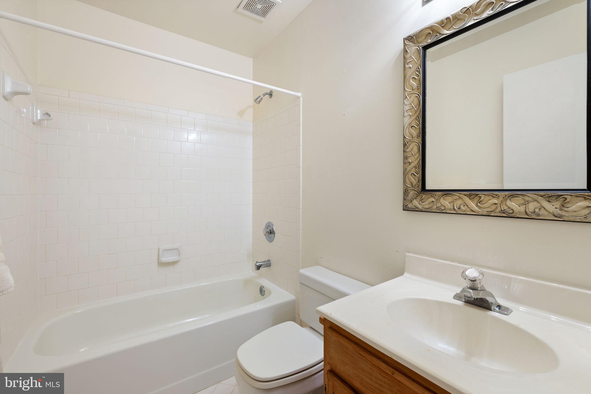 HILLSIDE TOWNES - Residential