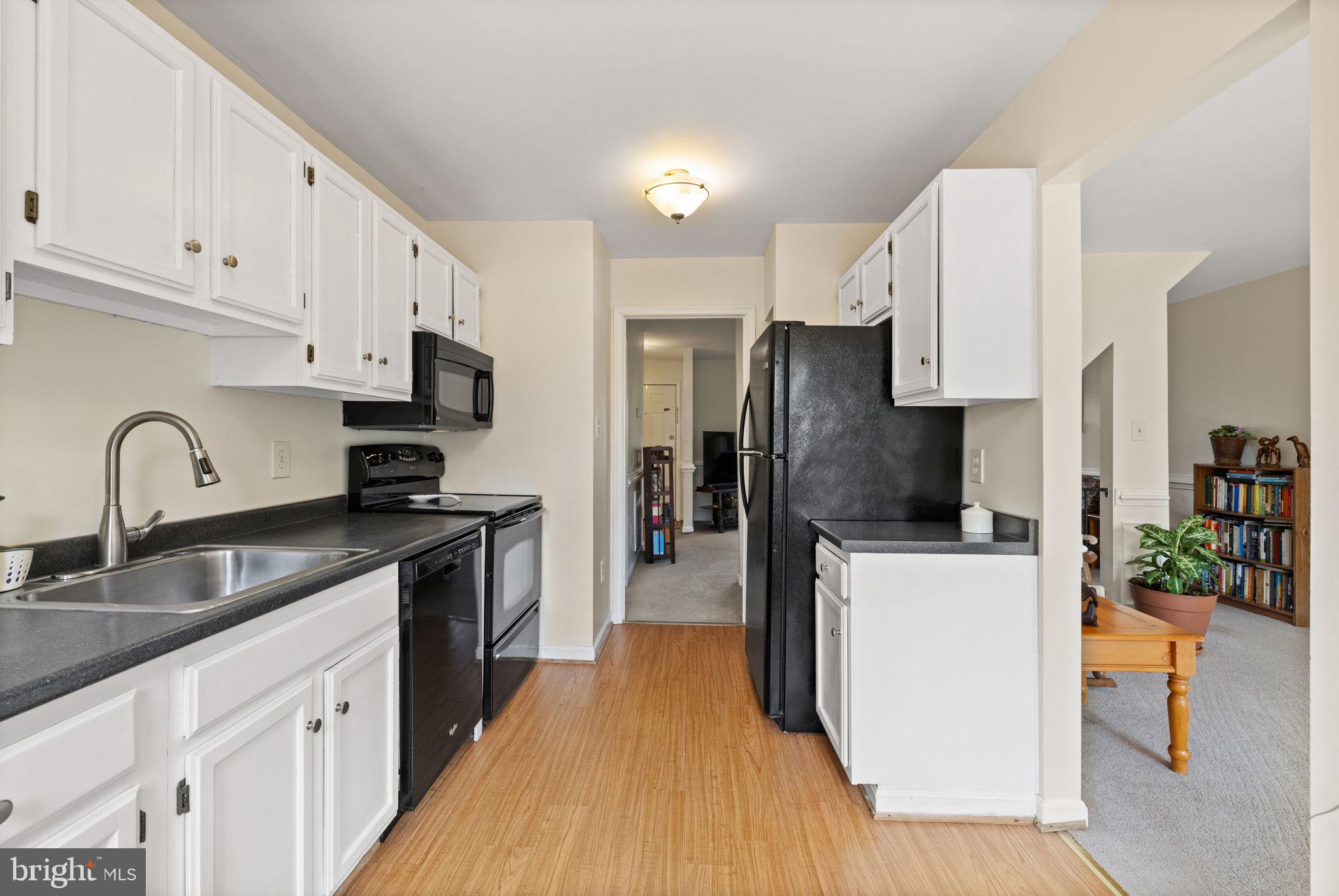 HILLSIDE TOWNES - Residential