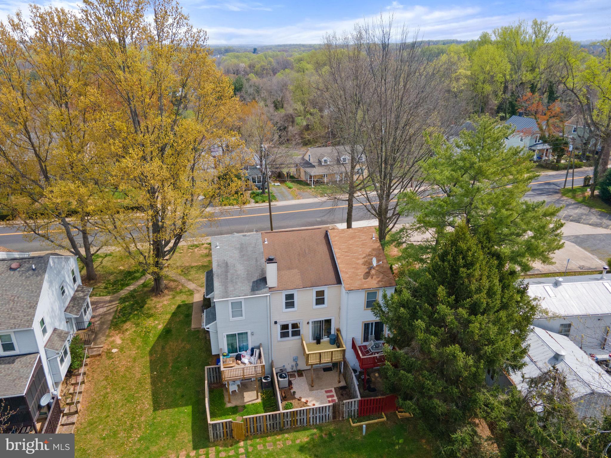 HILLSIDE TOWNES - Residential