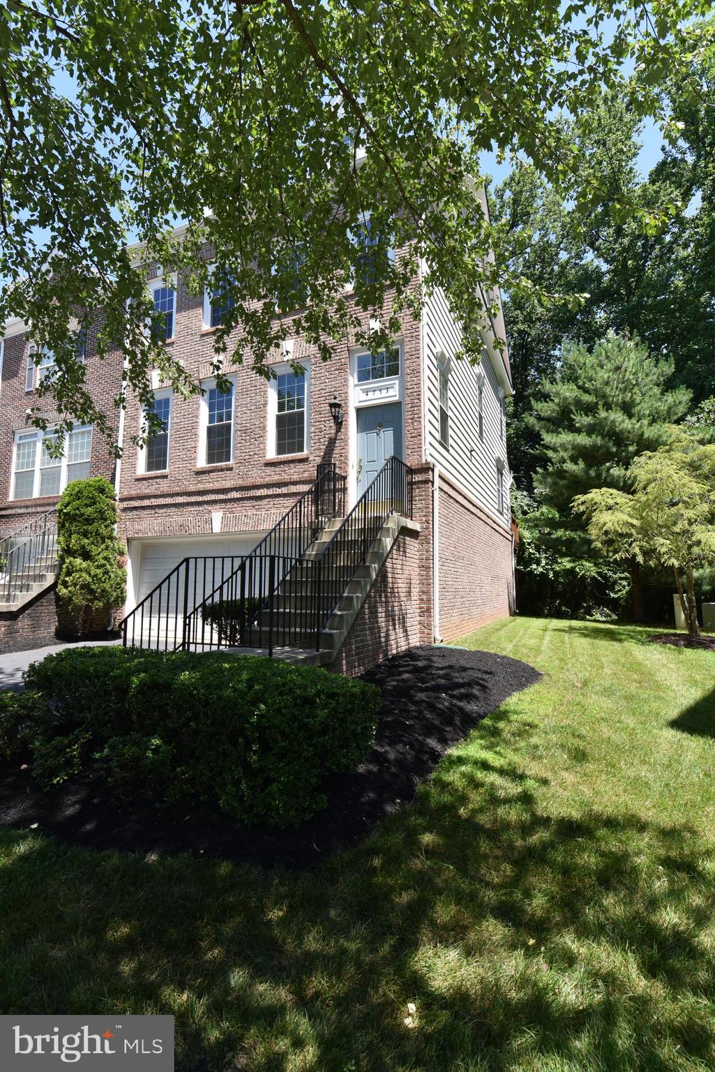 WINDSOR MEWS - Residential