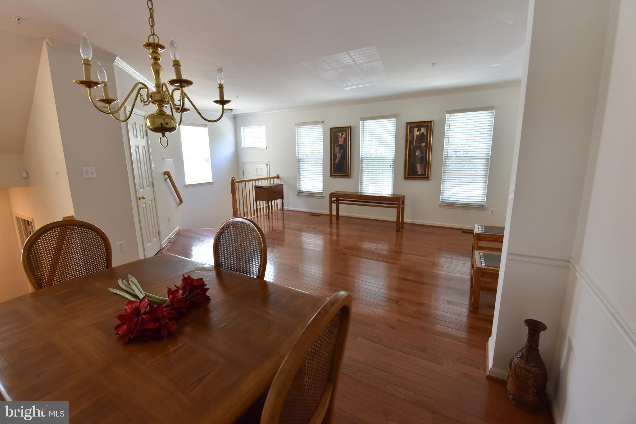 WINDSOR MEWS - Residential