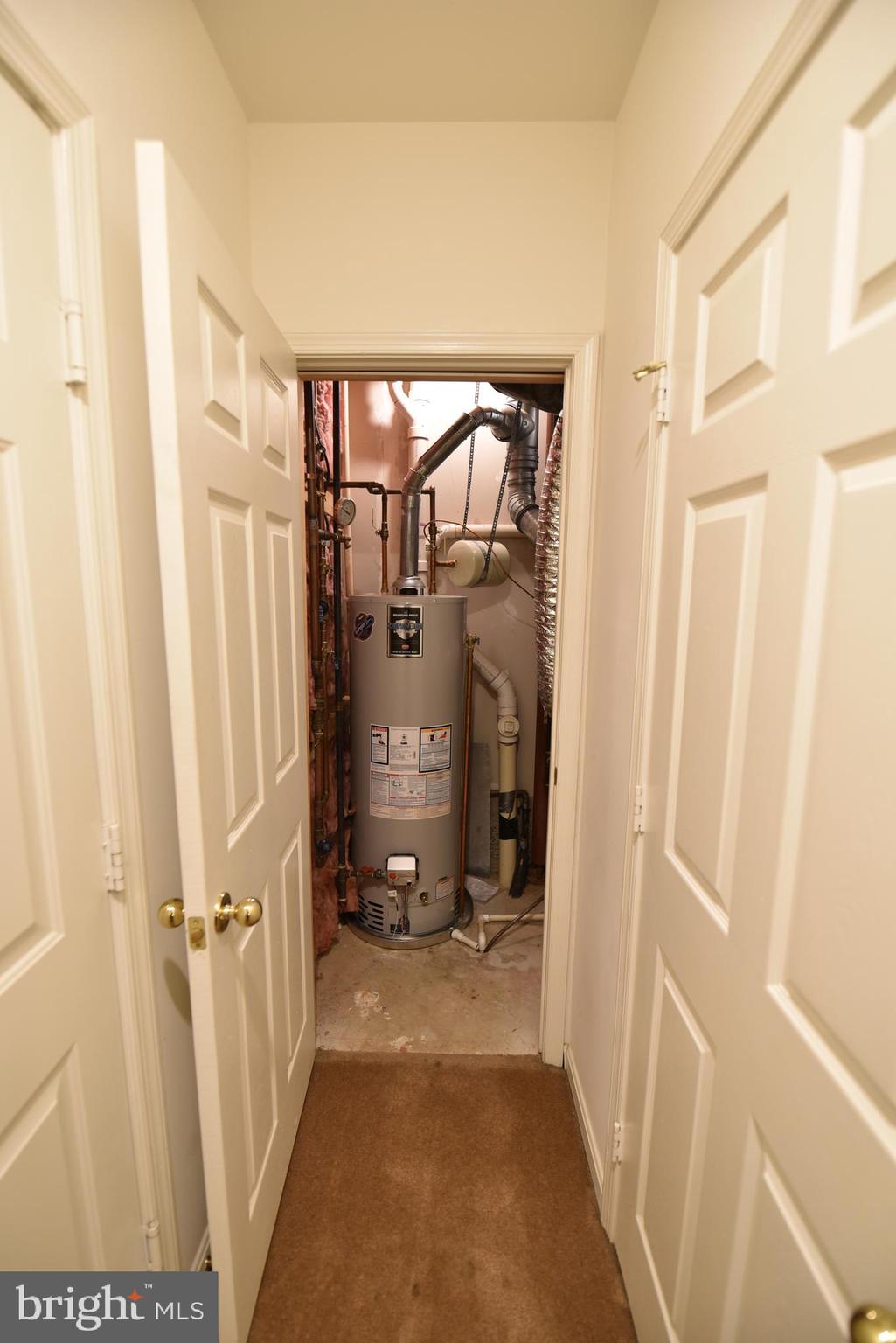 WINDSOR MEWS - Residential