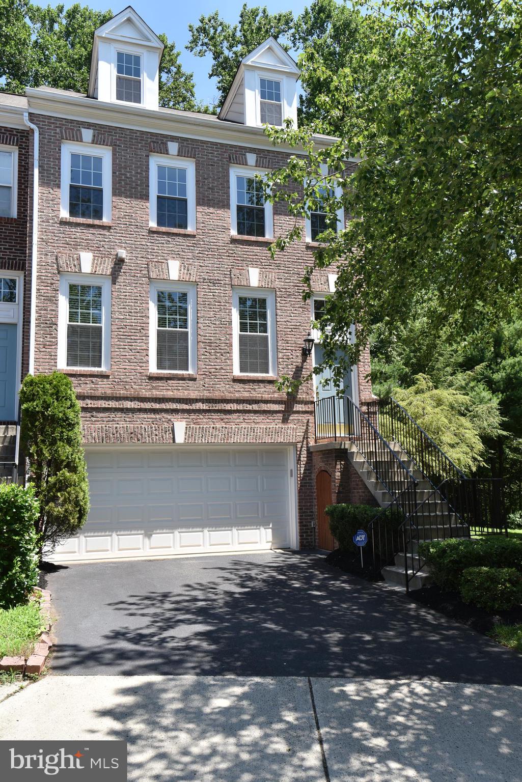 WINDSOR MEWS - Residential