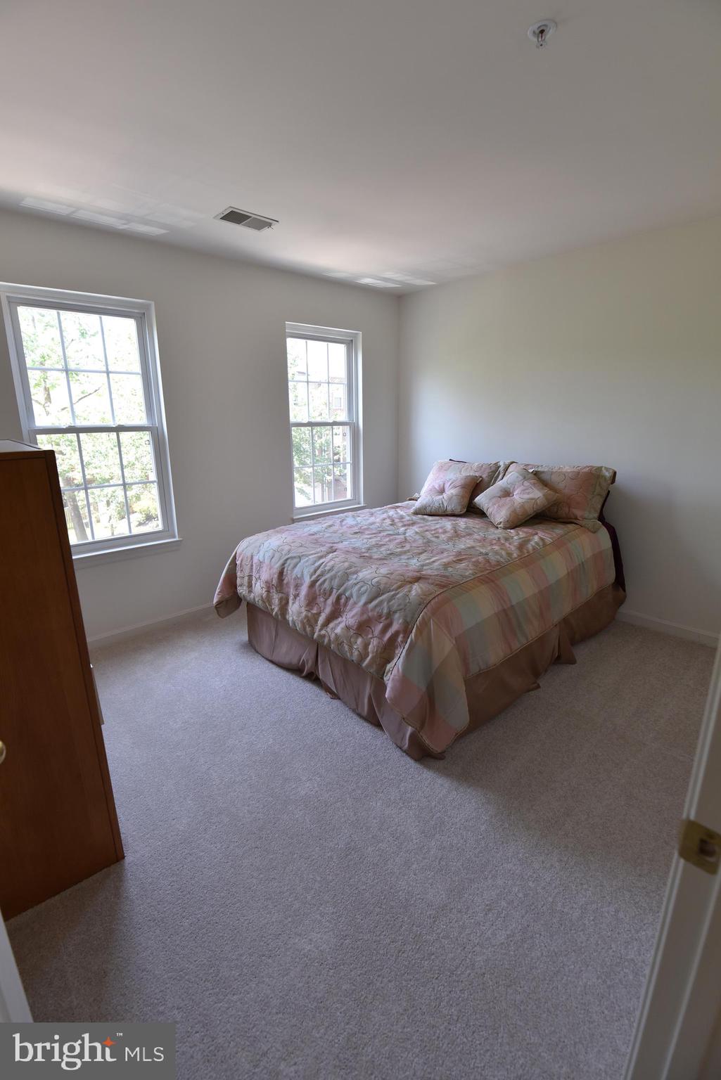 WINDSOR MEWS - Residential