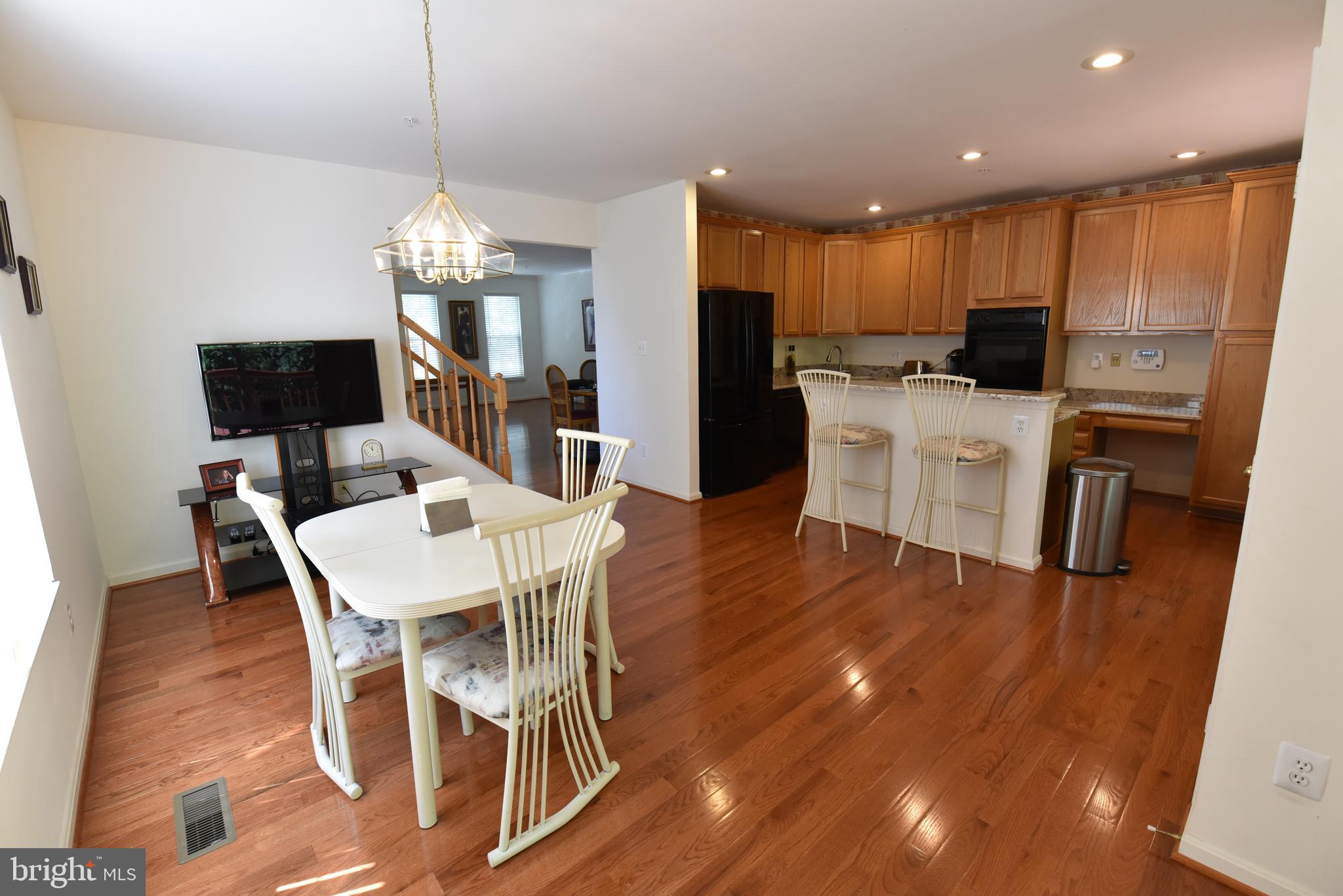 WINDSOR MEWS - Residential