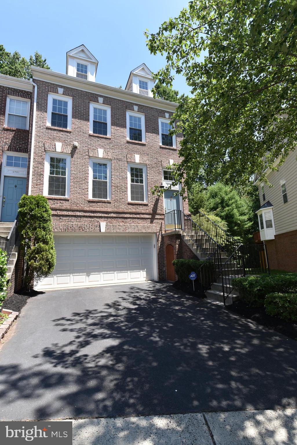 WINDSOR MEWS - Residential