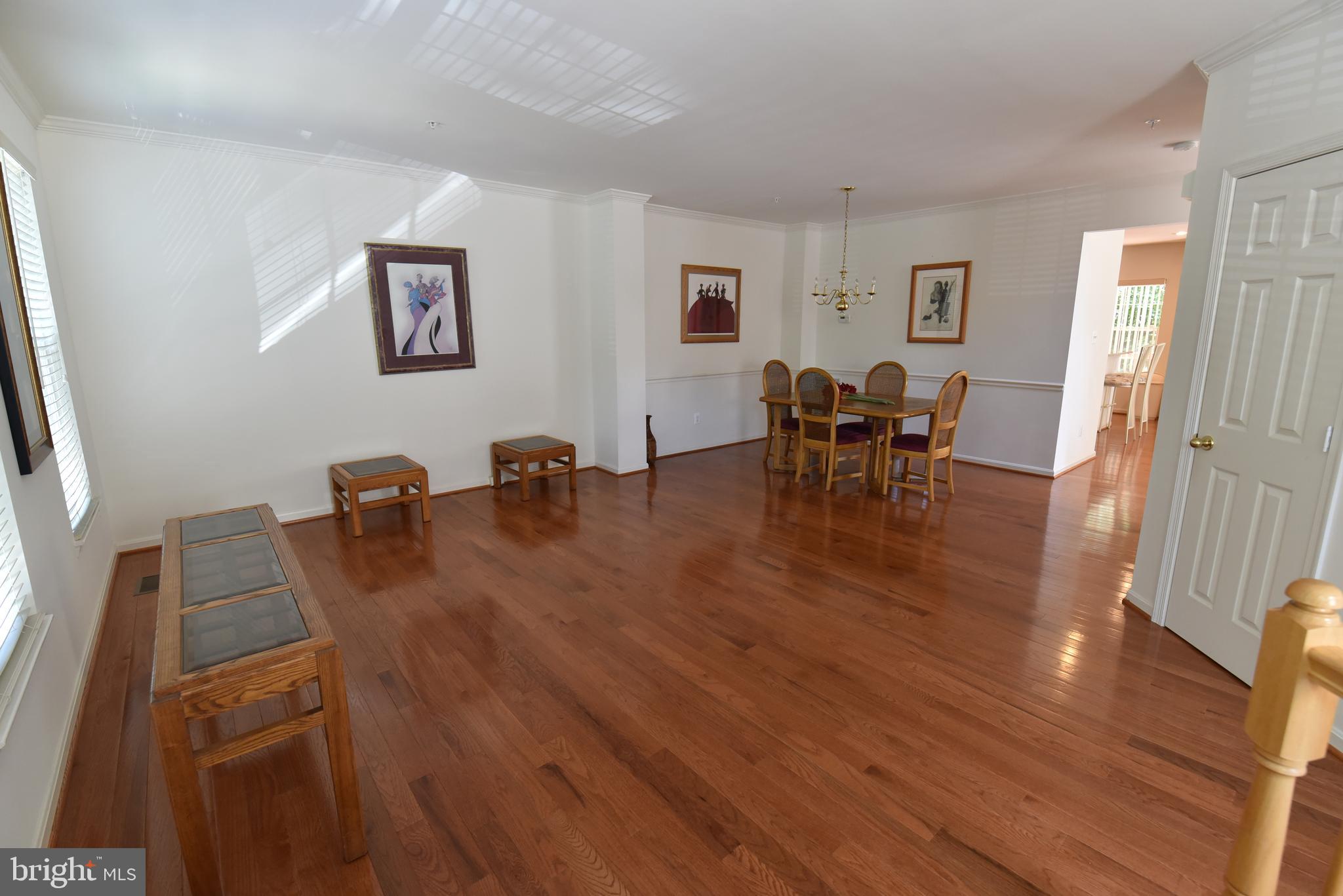 WINDSOR MEWS - Residential