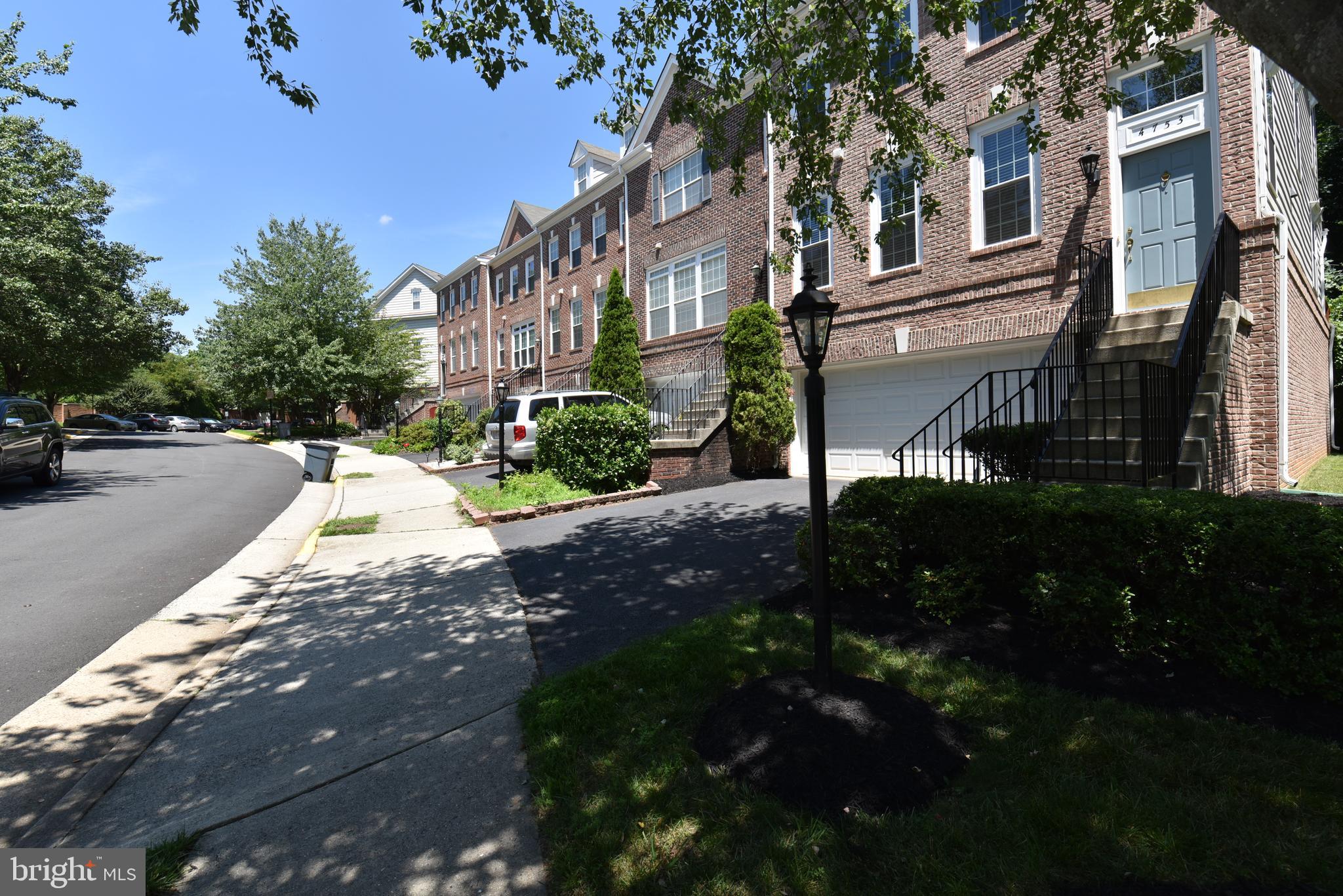 WINDSOR MEWS - Residential