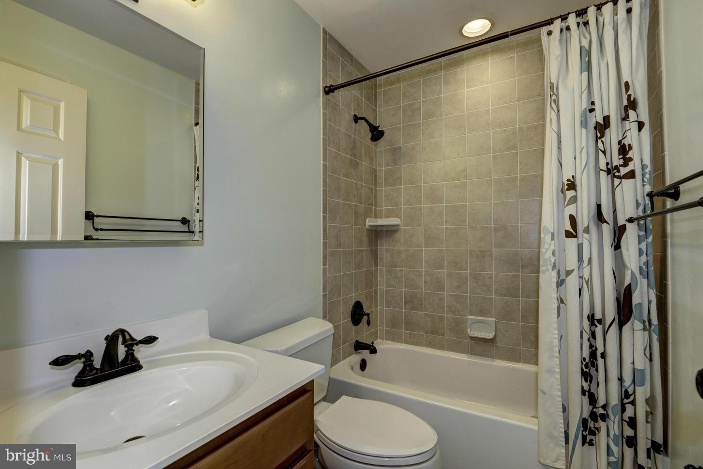 VILLAGE OF HICKORY RIDGE - Residential