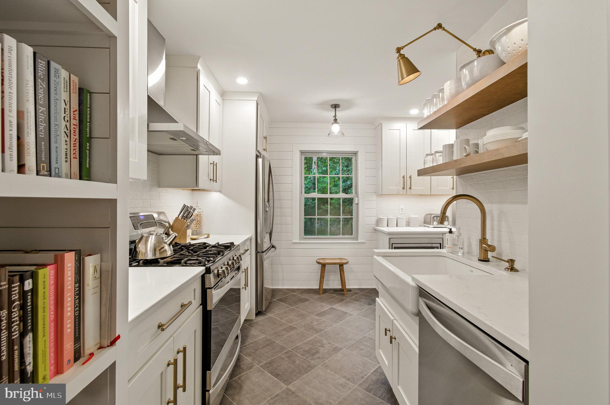 LAKE LOUISE - Residential