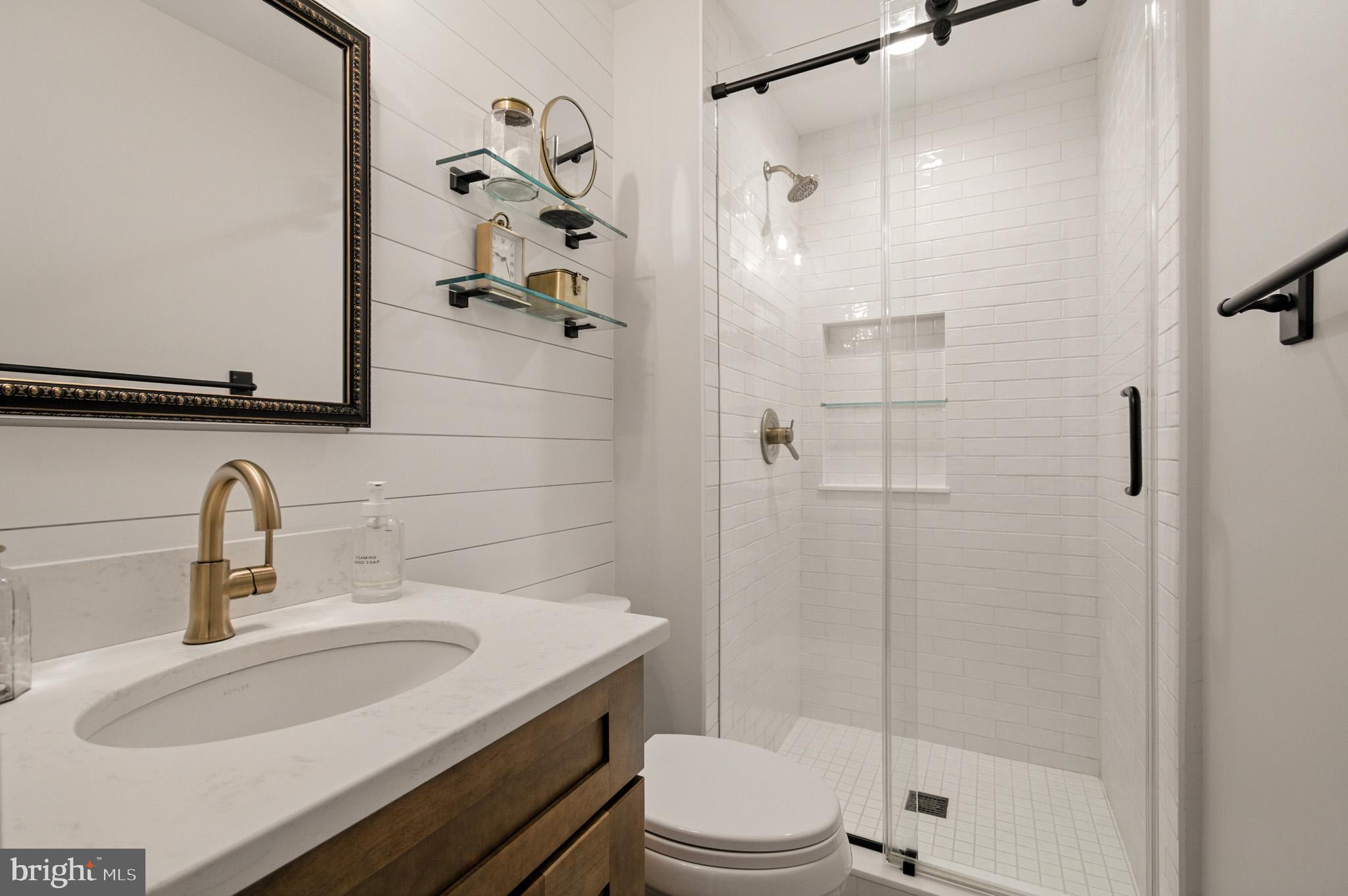 LAKE LOUISE - Residential