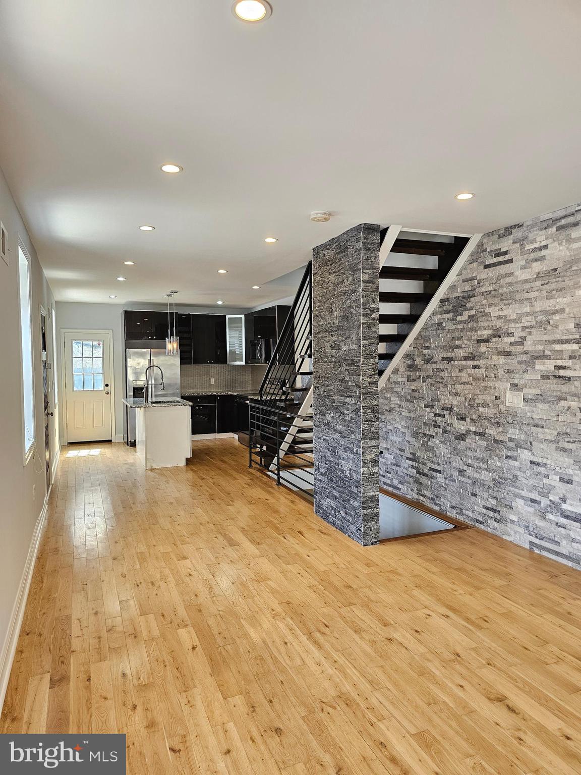 POINT BREEZE - Residential