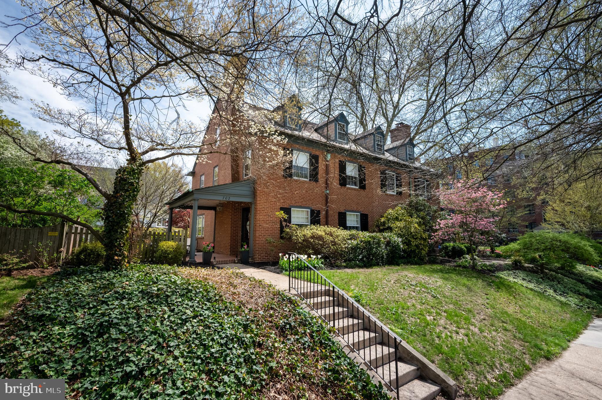 WAWASET PARK - Residential