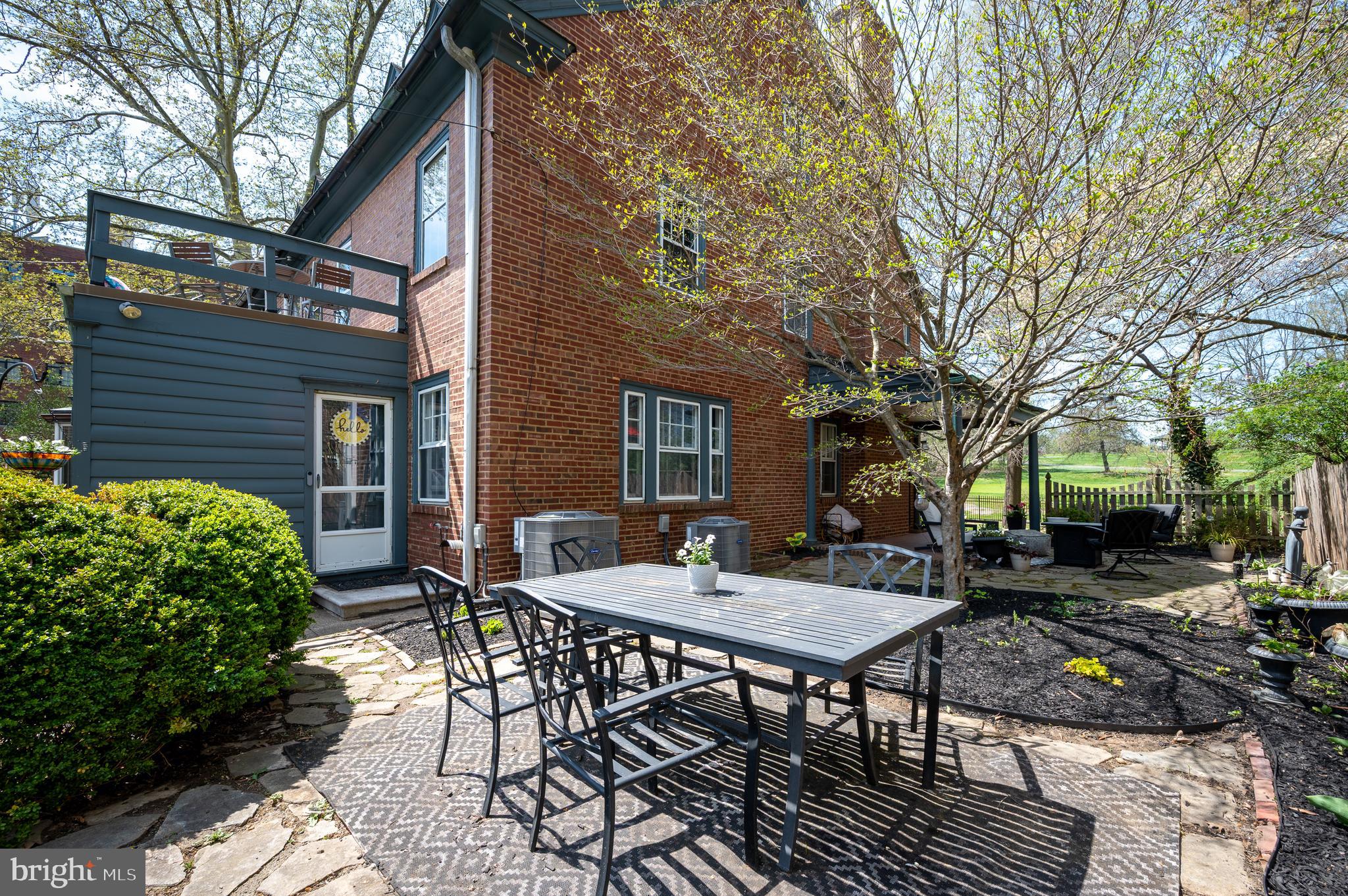 WAWASET PARK - Residential