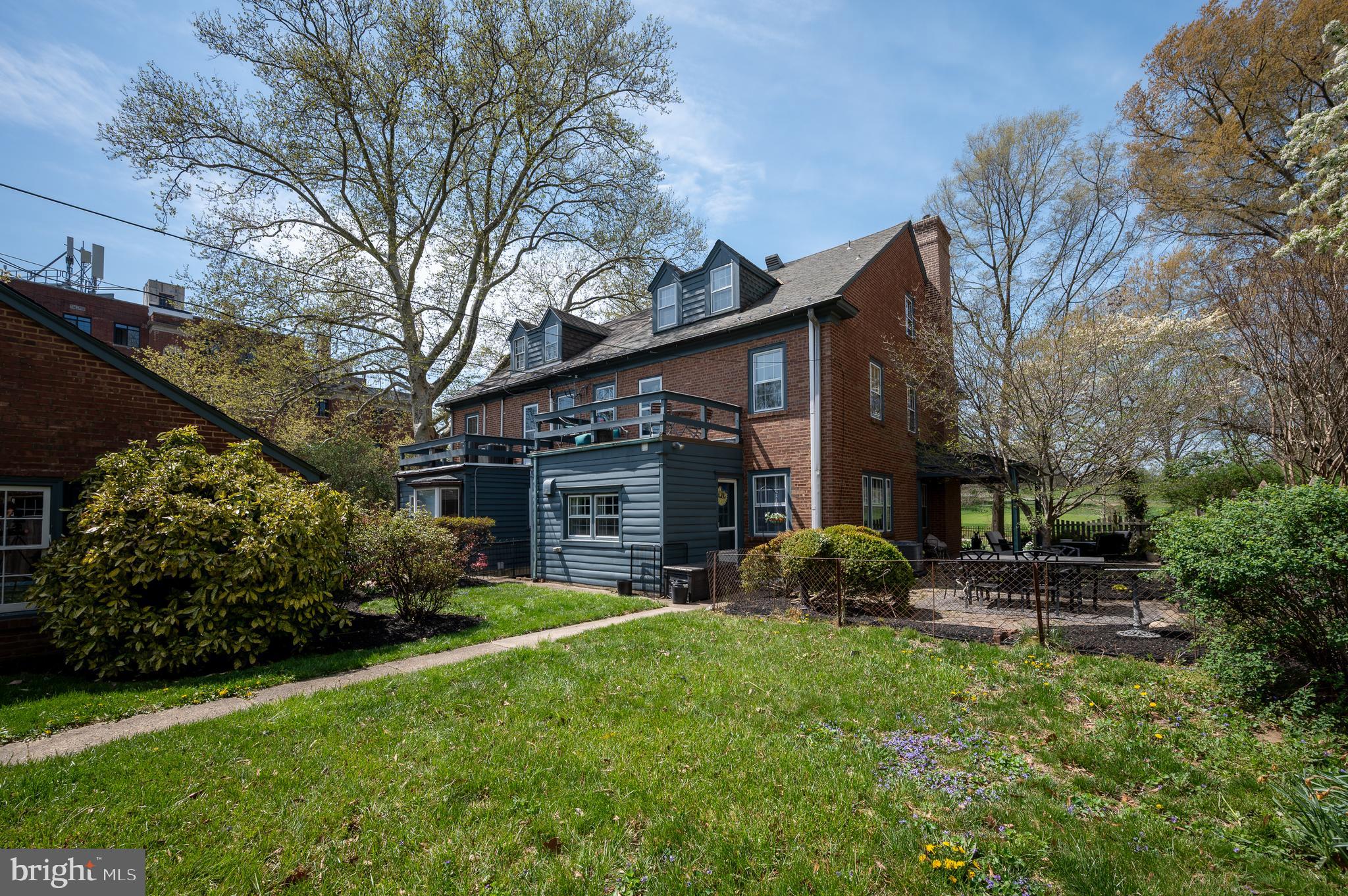 WAWASET PARK - Residential