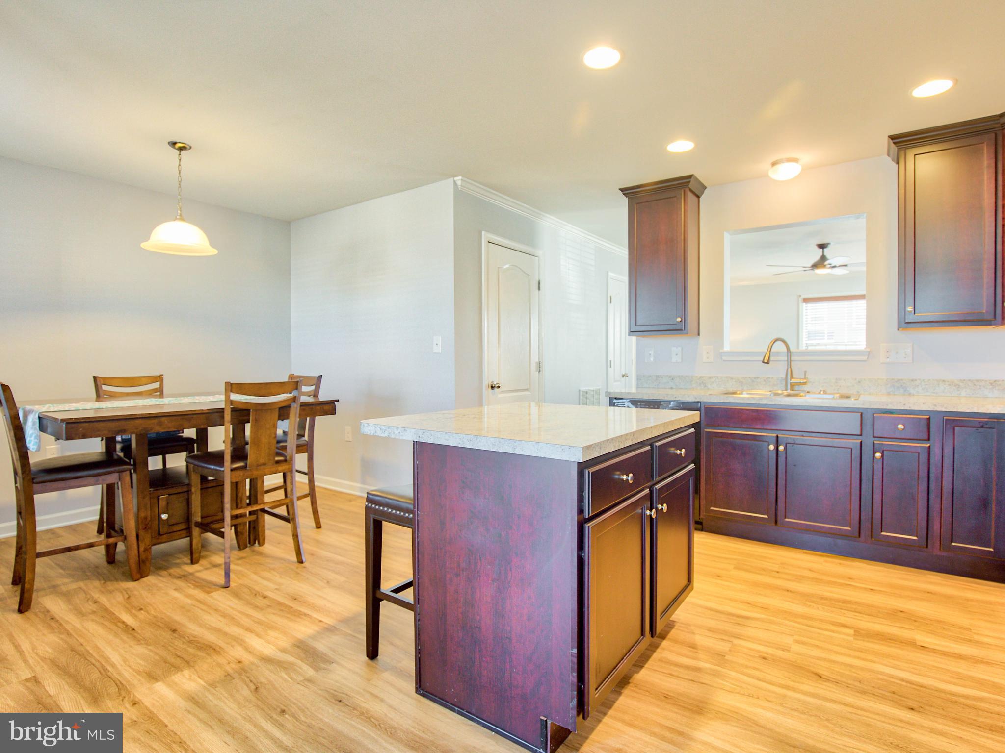 LAKELAND PLACE - Residential