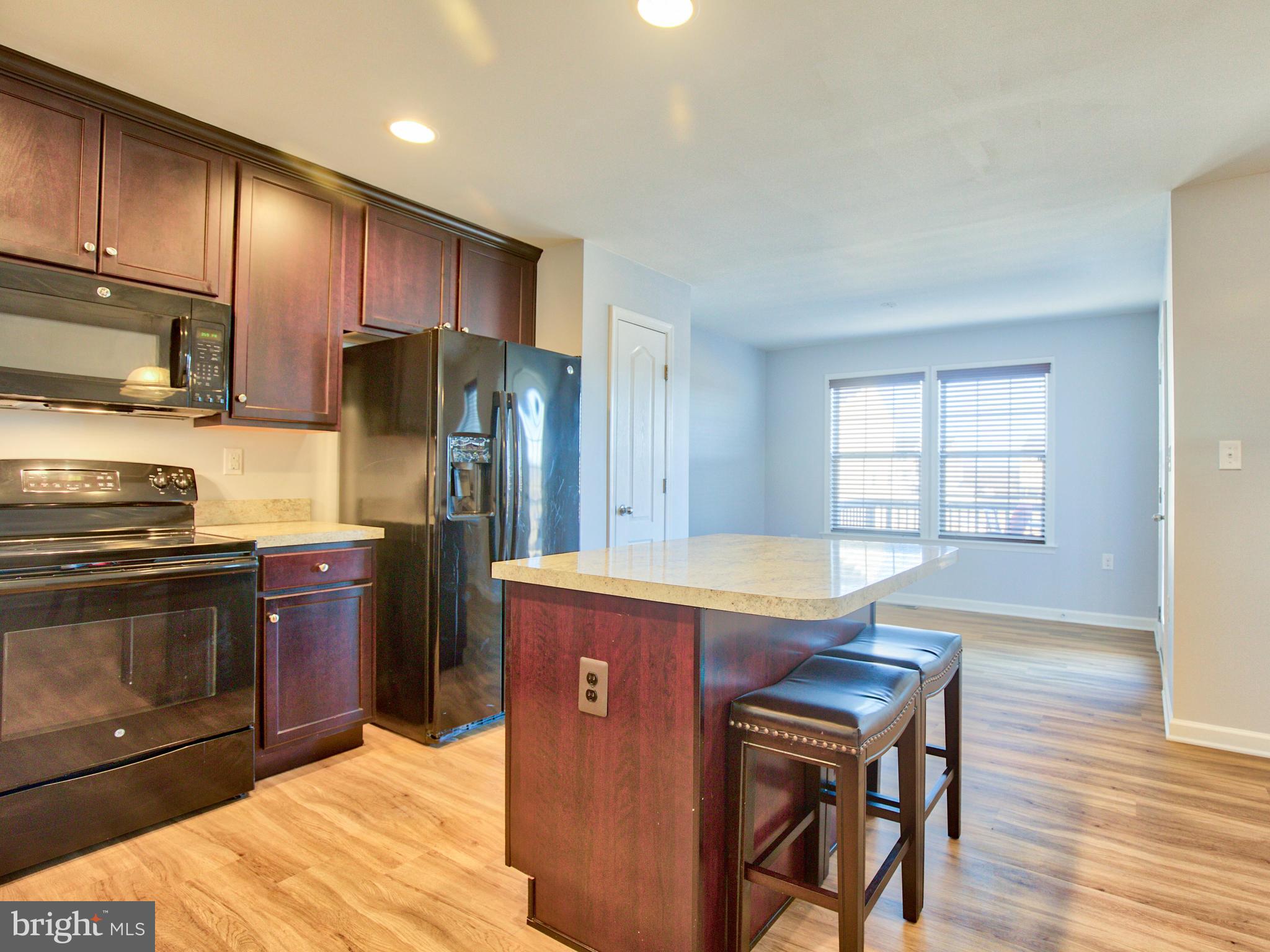 LAKELAND PLACE - Residential