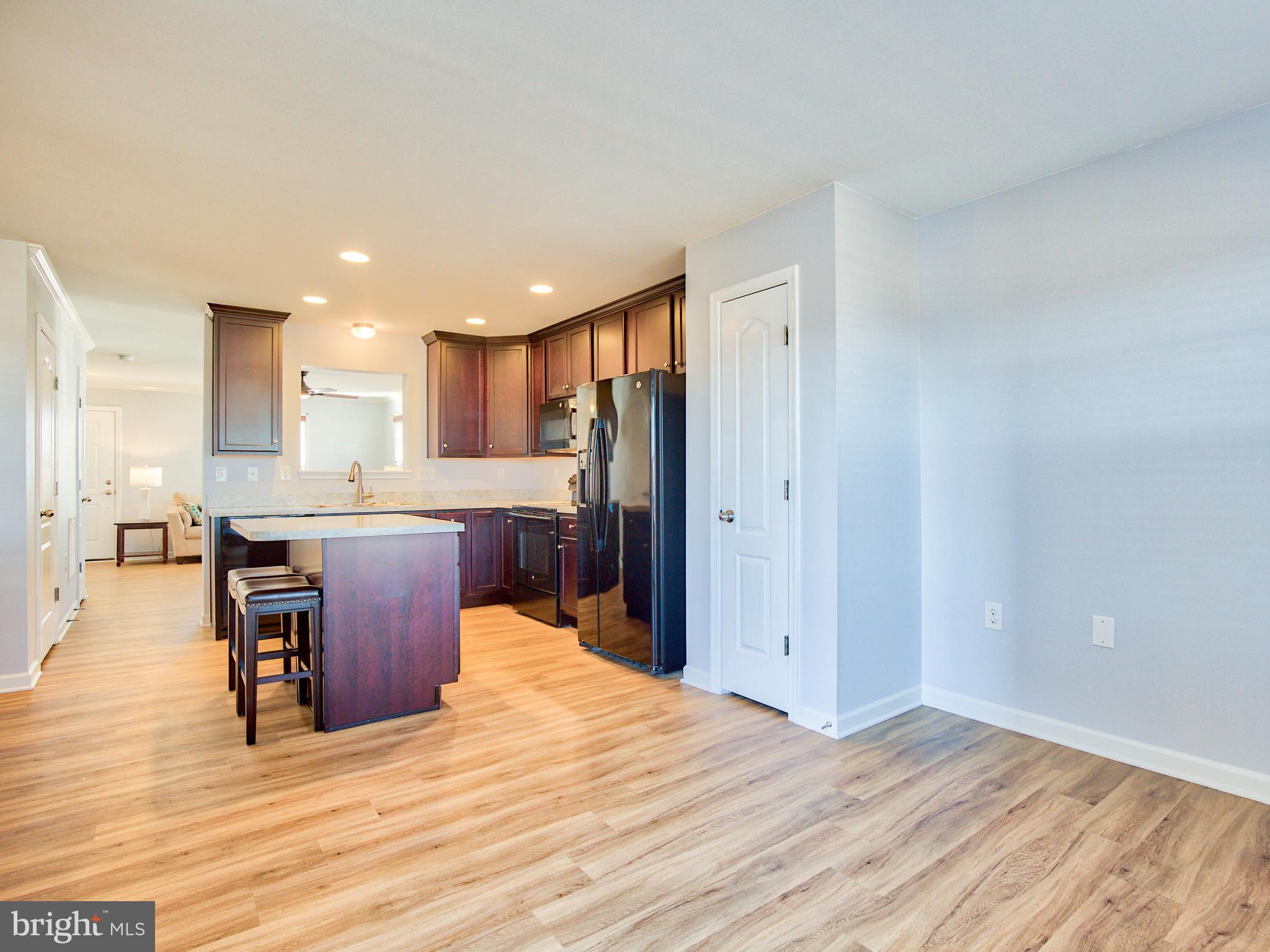 LAKELAND PLACE - Residential