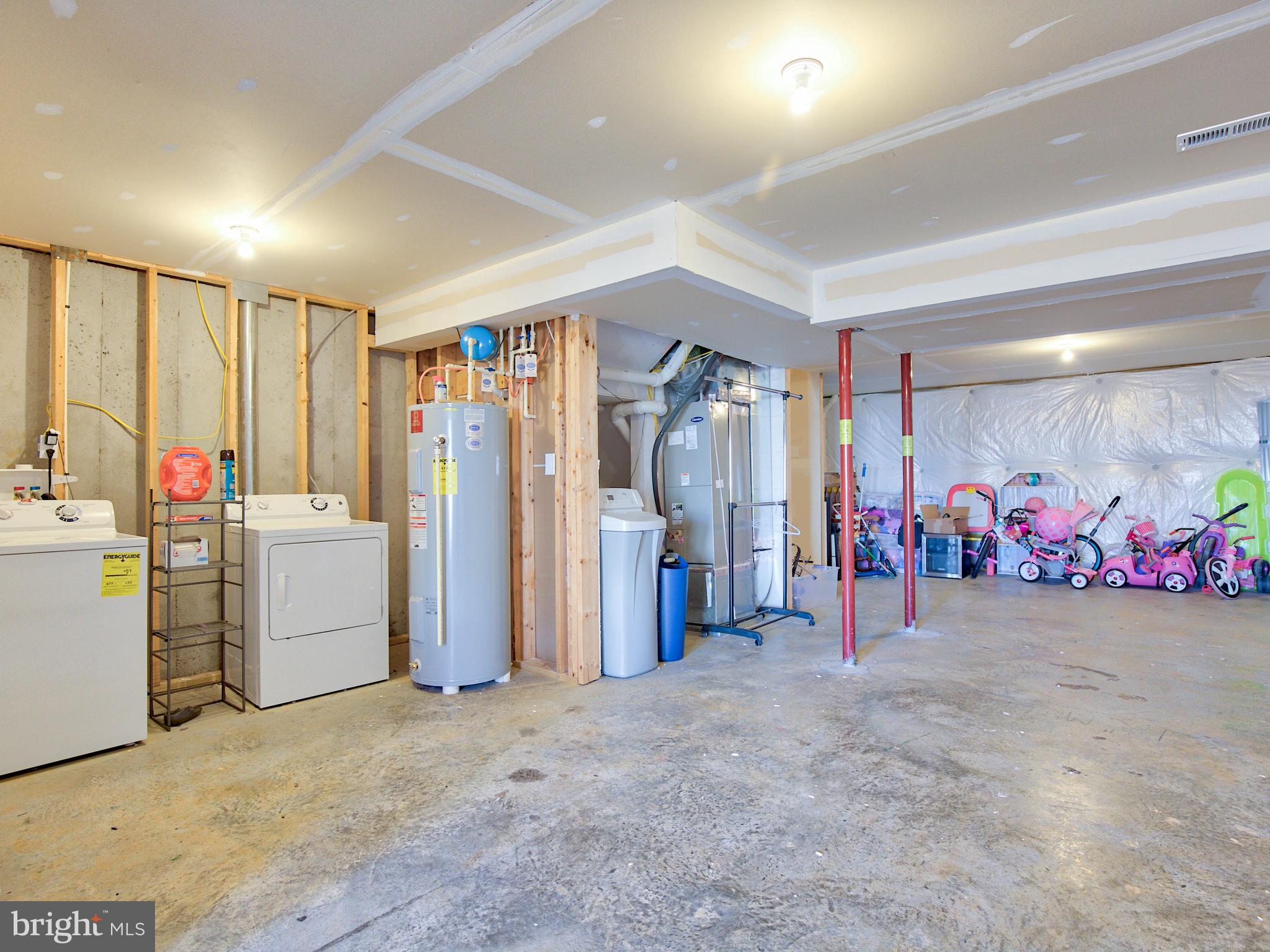 LAKELAND PLACE - Residential