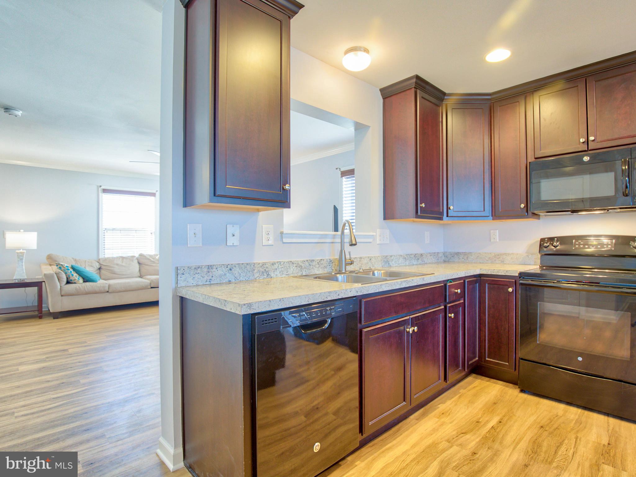 LAKELAND PLACE - Residential