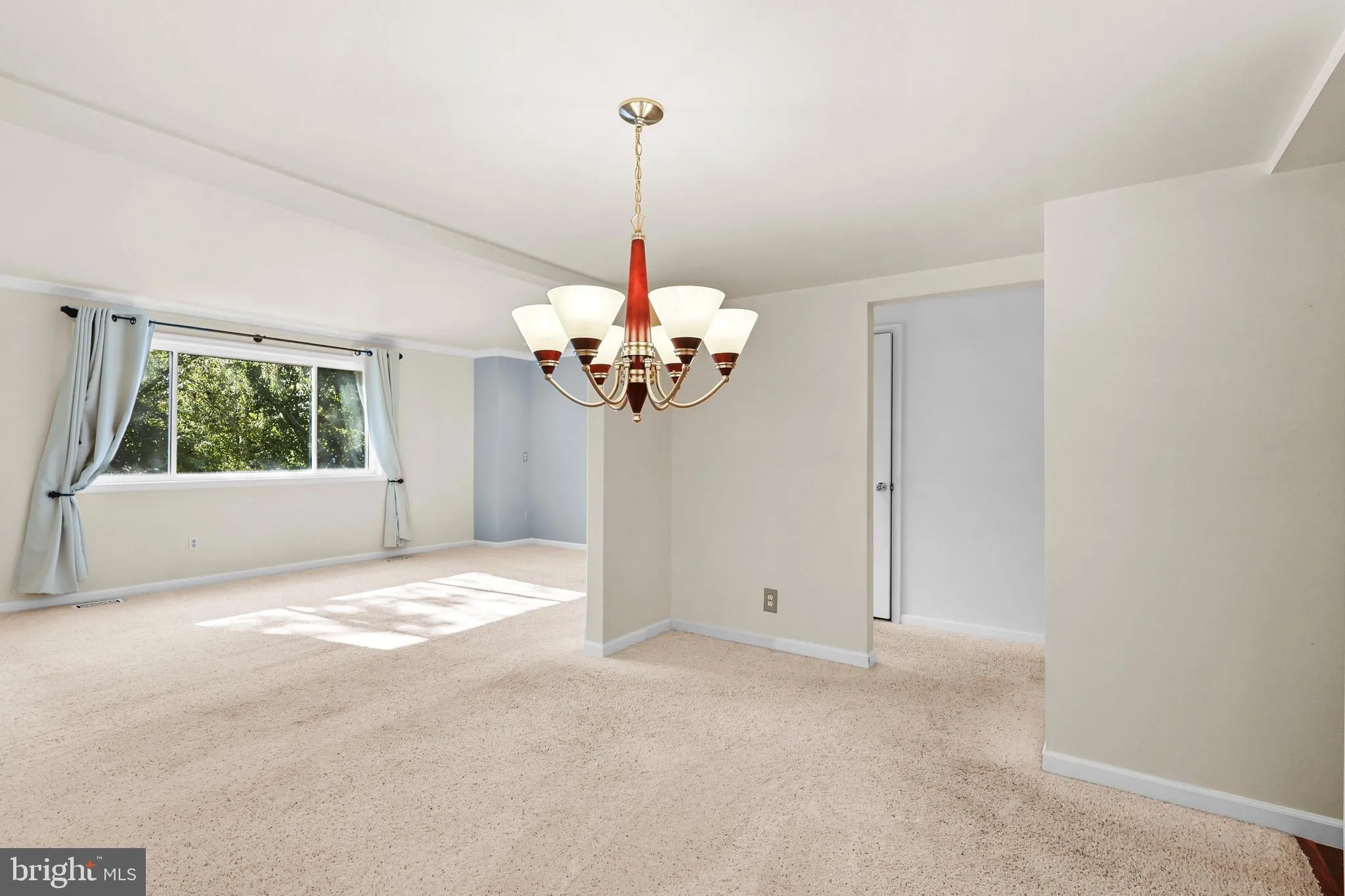 Lutherville Timonium, Maryland 21093, United States, 4 Bedrooms Bedrooms, ,4 BathroomsBathrooms,Residential,Active,206284