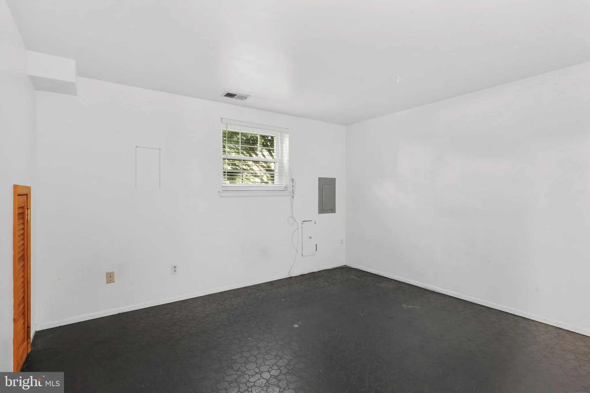 Lutherville Timonium, Maryland 21093, United States, 4 Bedrooms Bedrooms, ,4 BathroomsBathrooms,Residential,Active,206284