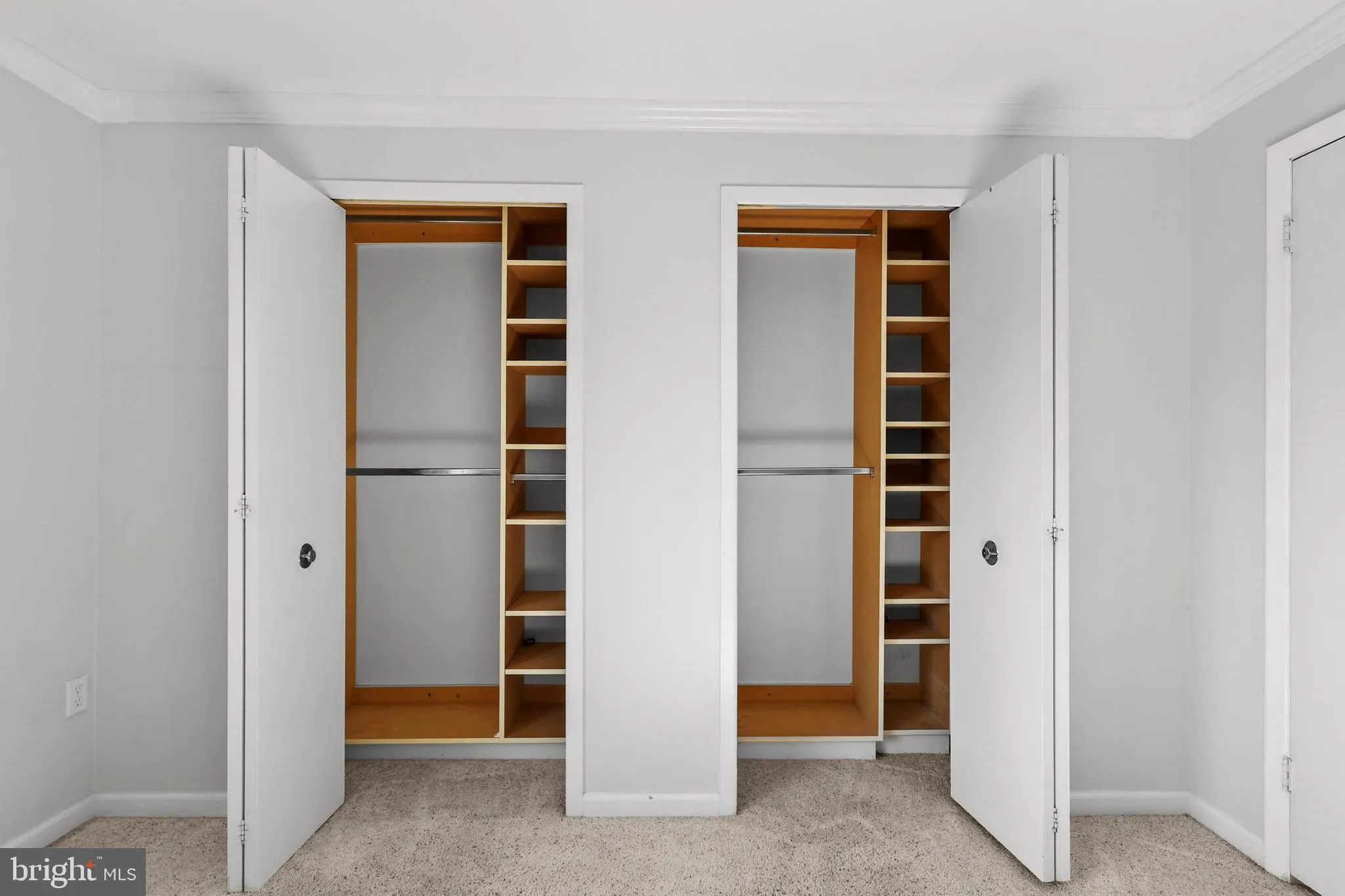 Lutherville Timonium, Maryland 21093, United States, 4 Bedrooms Bedrooms, ,4 BathroomsBathrooms,Residential,Active,206284