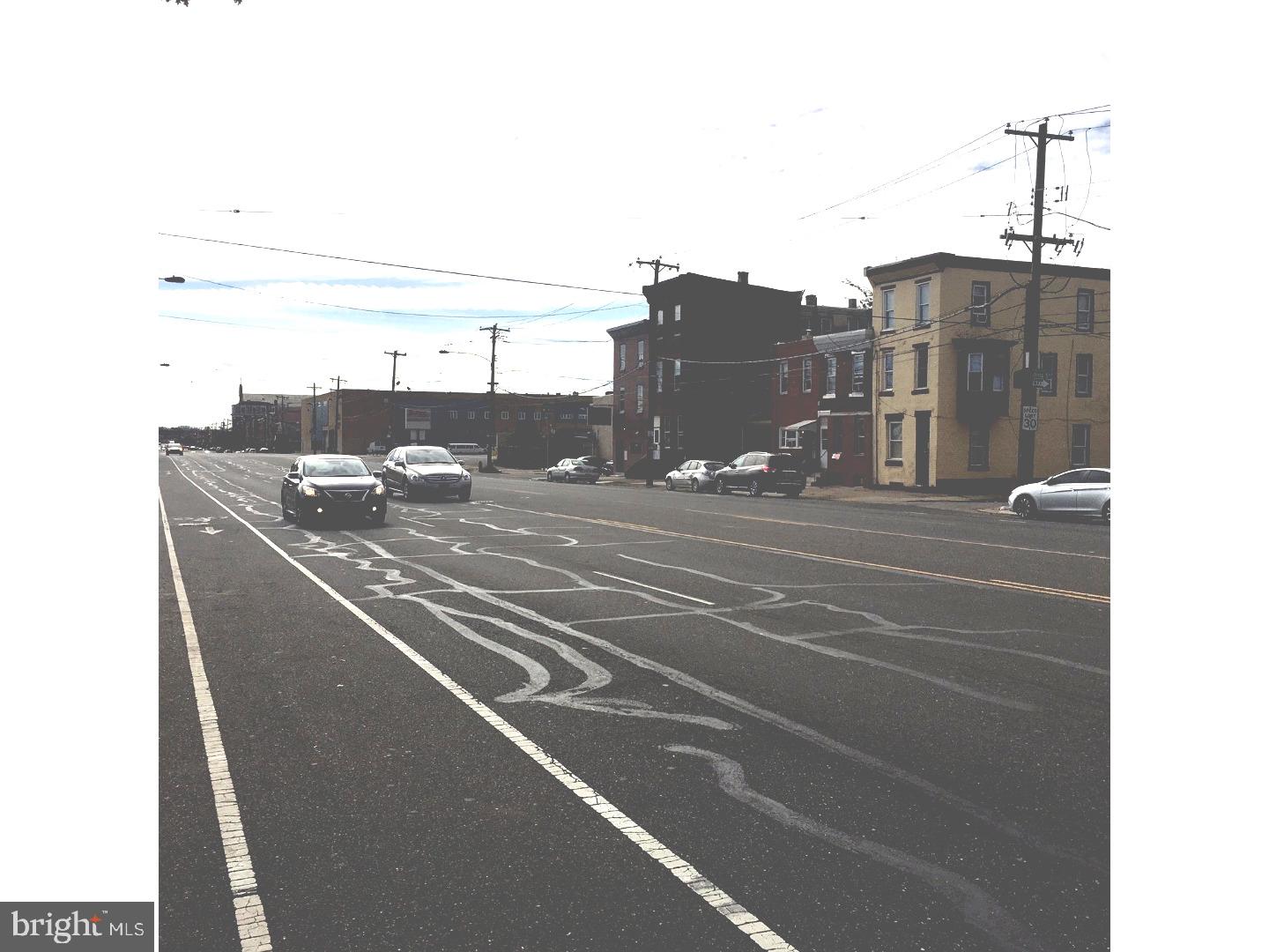 FISHTOWN - Land