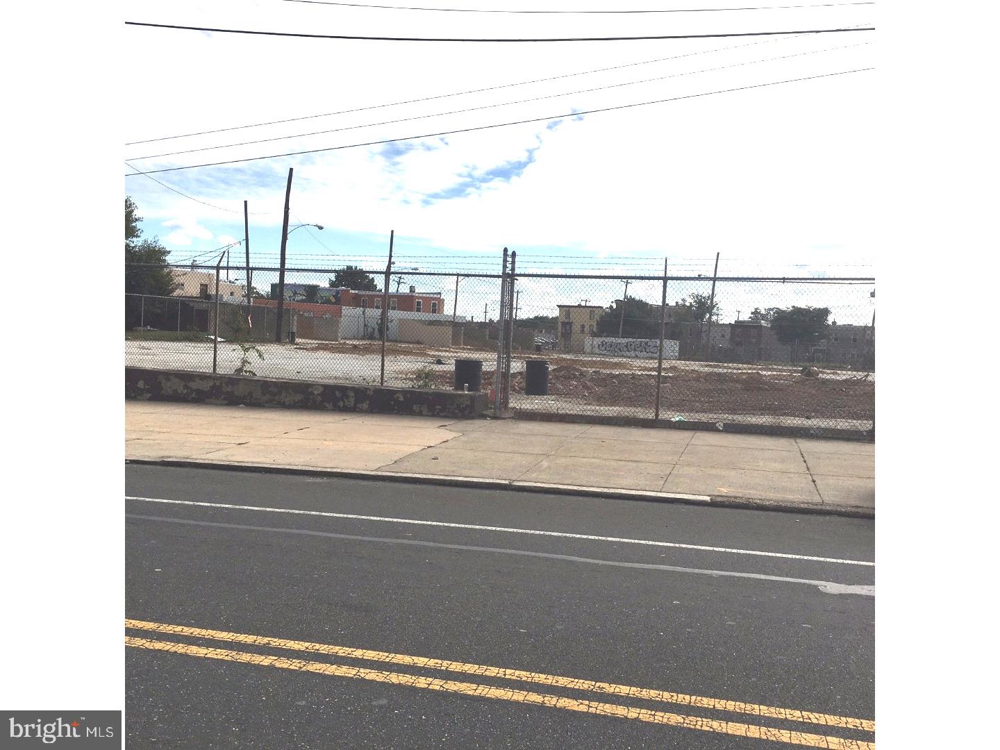 FISHTOWN - Land