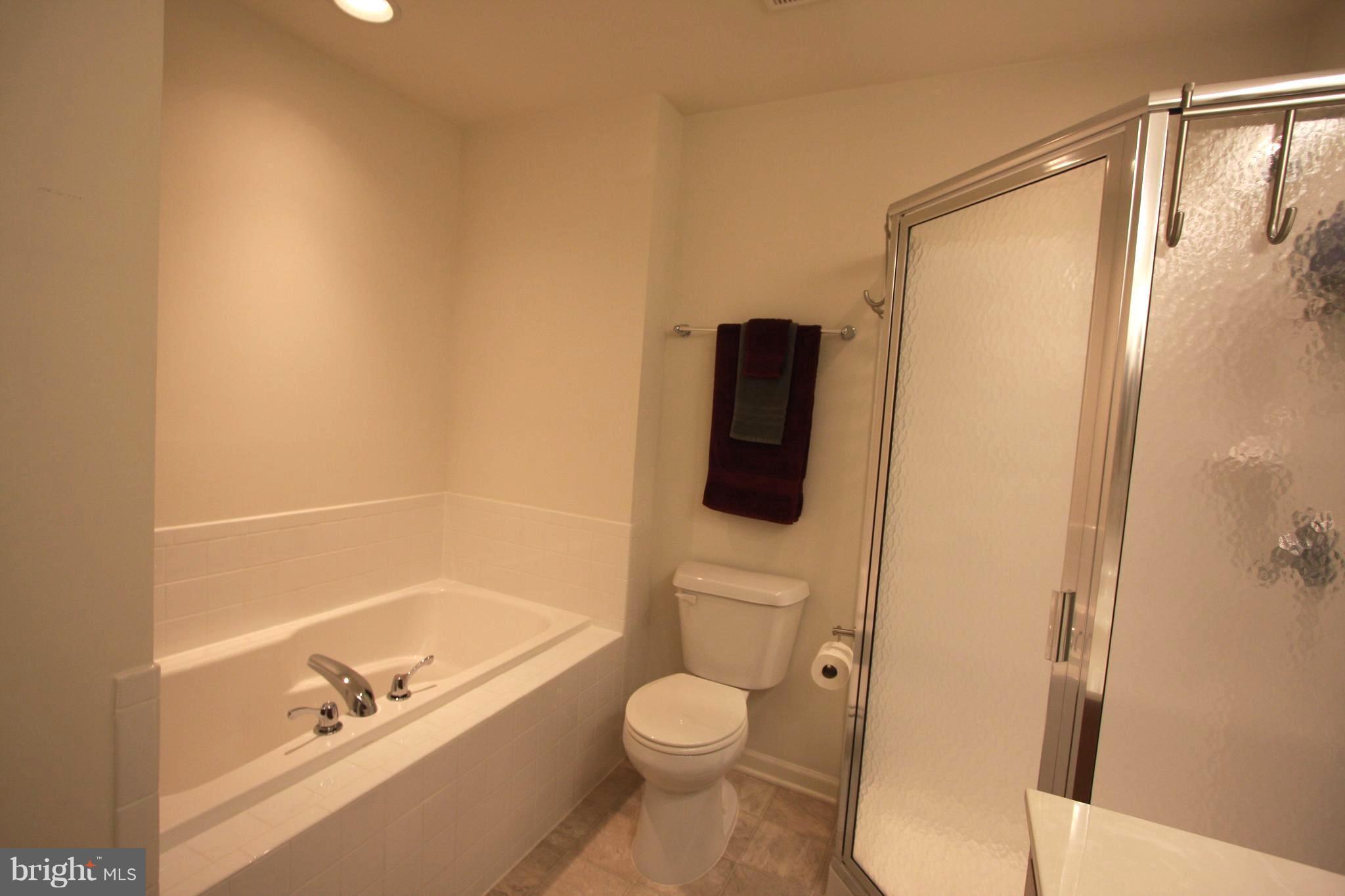 LAKELAND PLACE - Residential