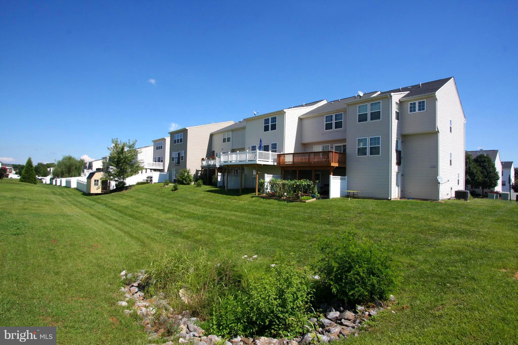 LAKELAND PLACE - Residential