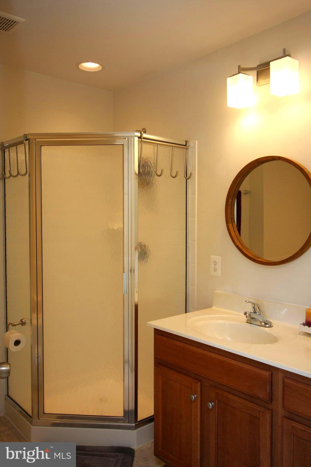 LAKELAND PLACE - Residential