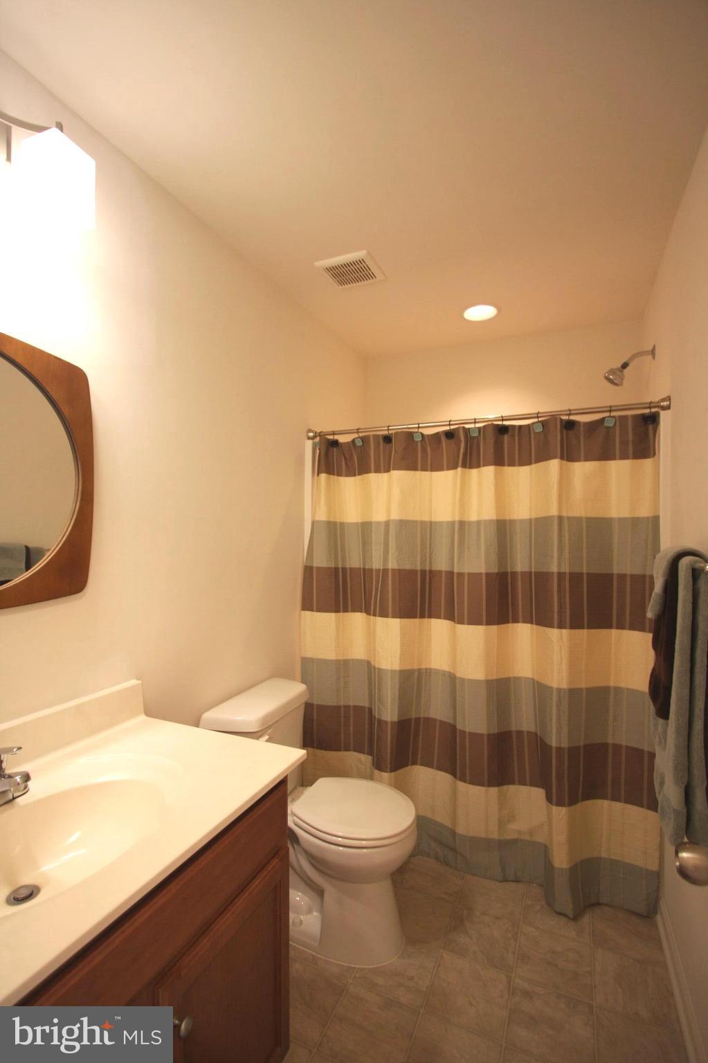 LAKELAND PLACE - Residential