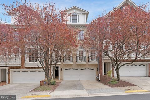 7719 SPOLETO LANE 8 MCLEAN VA 22102