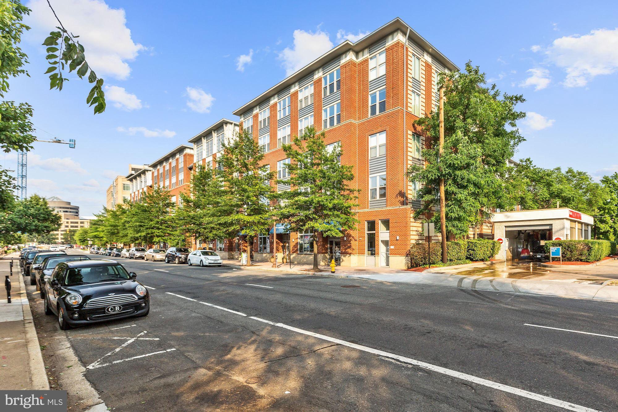 1800 WILSON - Residential Lease