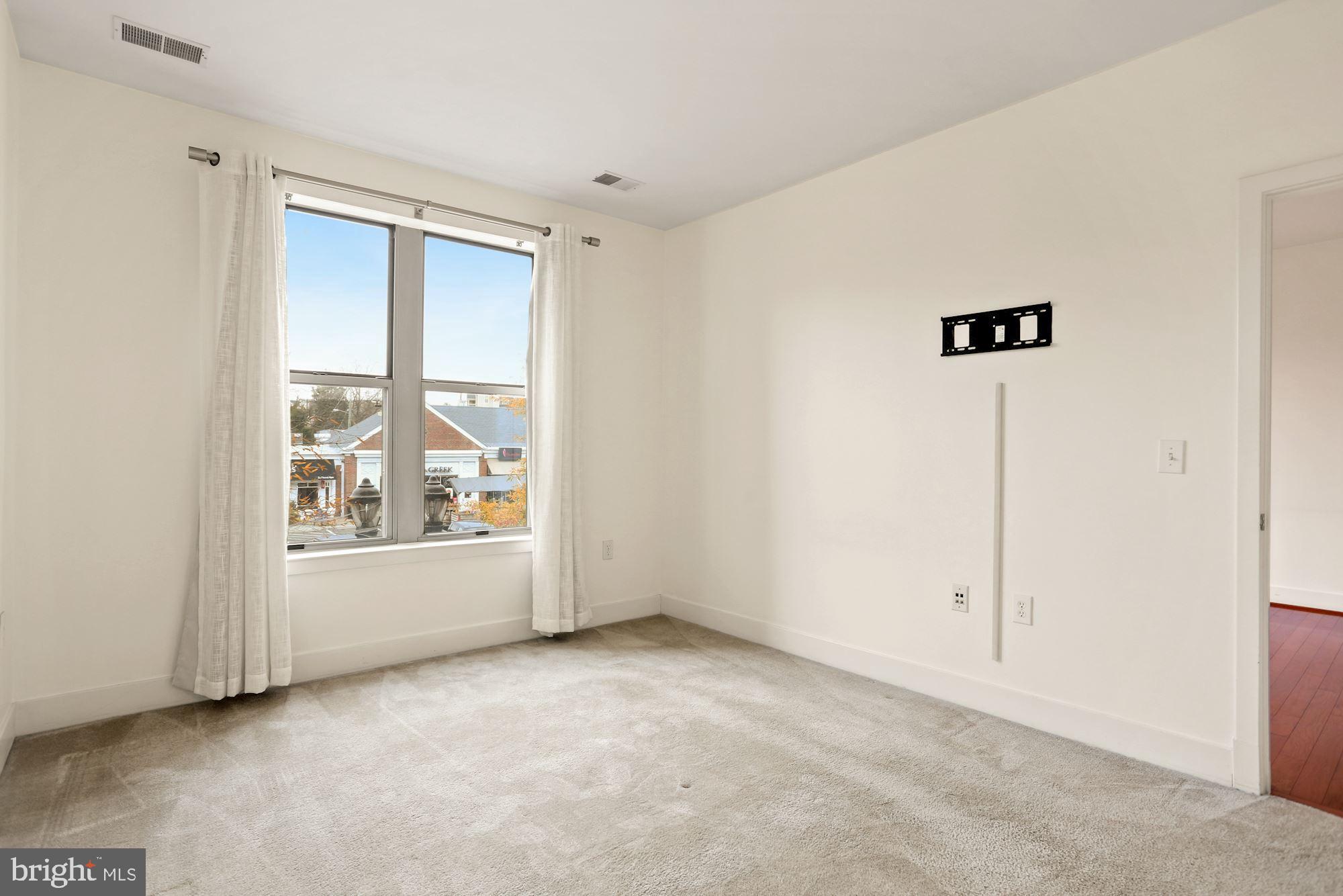 1800 WILSON - Residential Lease